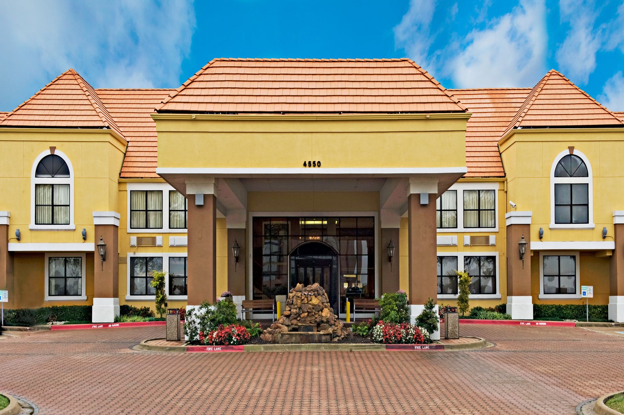 Holiday Inn Express Hotel & Suites DFW North