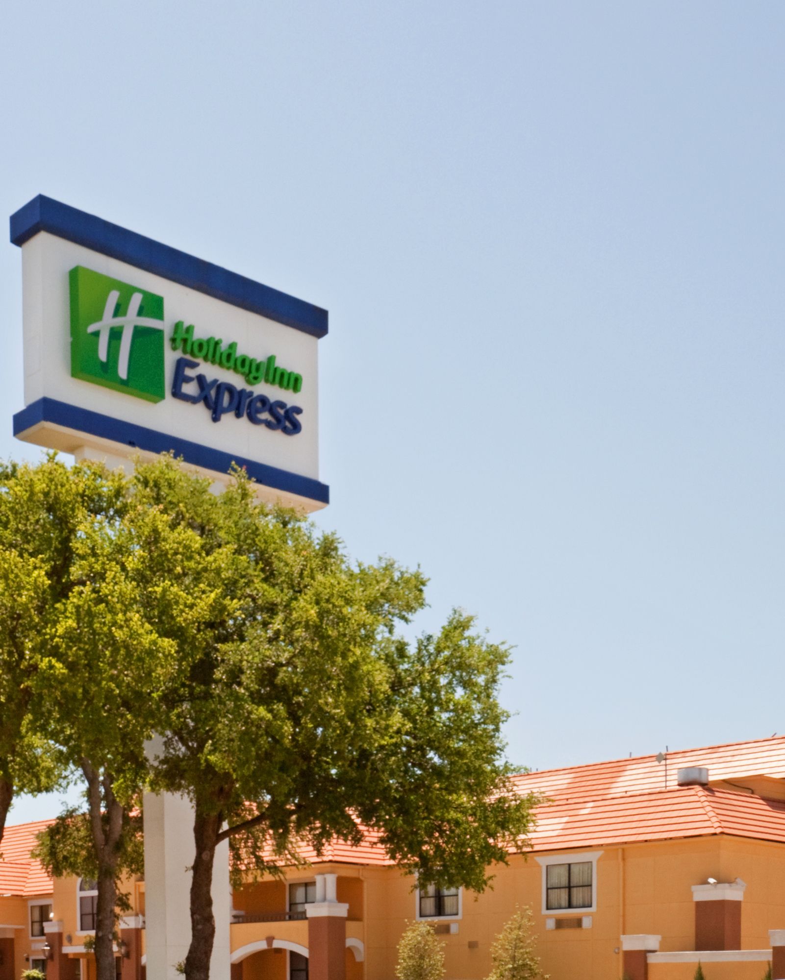Holiday Inn Express Hotel & Suites DFW North