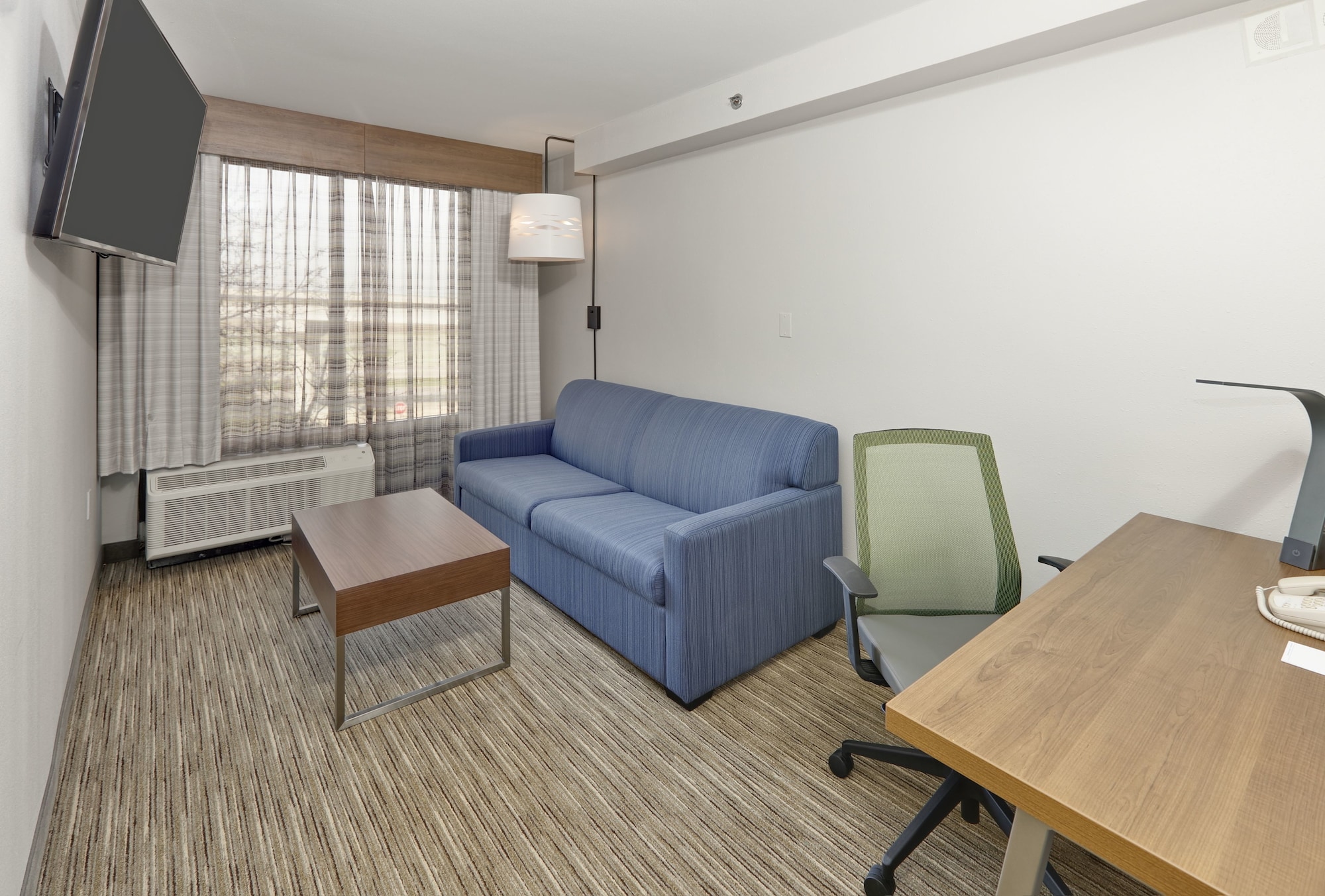 Holiday Inn Express & Suites Irving Conv Ctr - Las Colinas