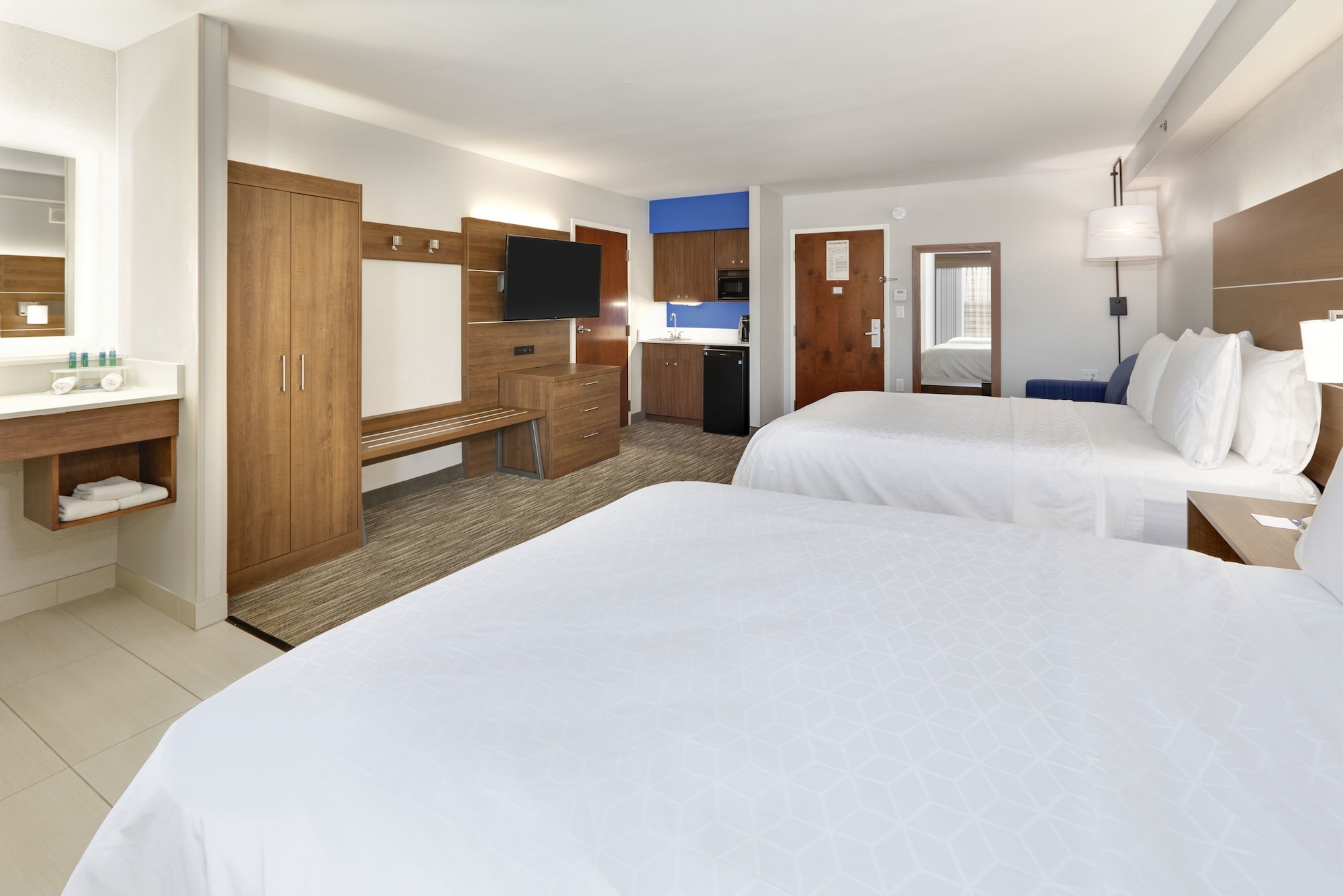 Holiday Inn Express & Suites Irving Conv Ctr - Las Colinas