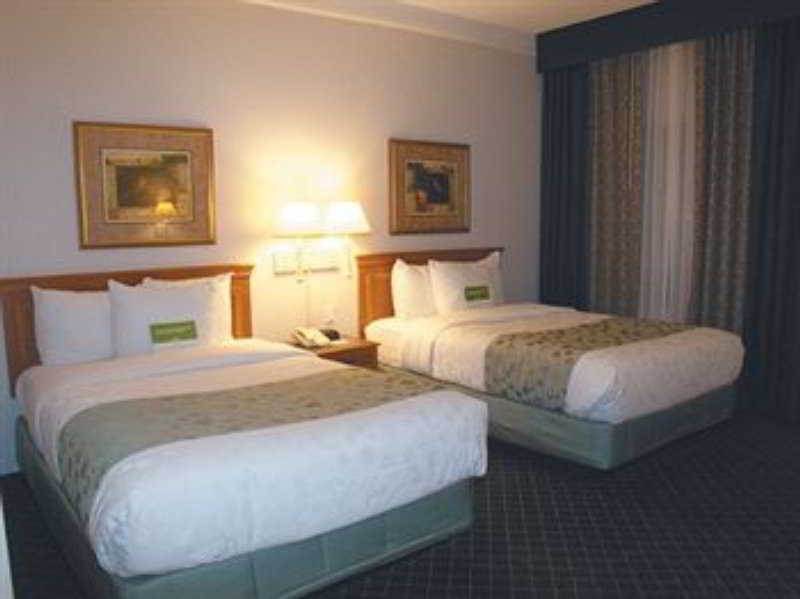 La Quinta Inn & Suites Dallas DFW Airport North