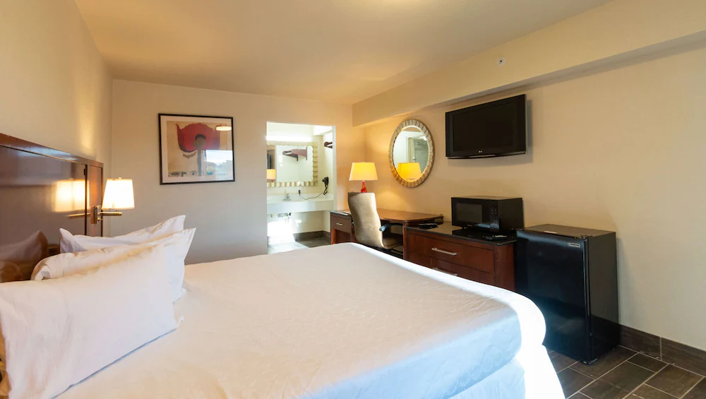 Magnuson Extended Stay and Suites Airport Hotel