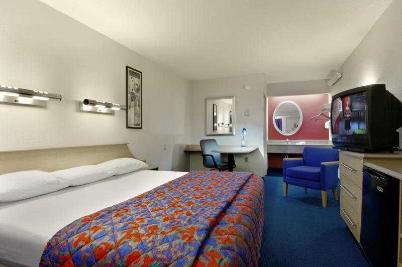 Red Roof Inn Dallas - DFW Airport North
