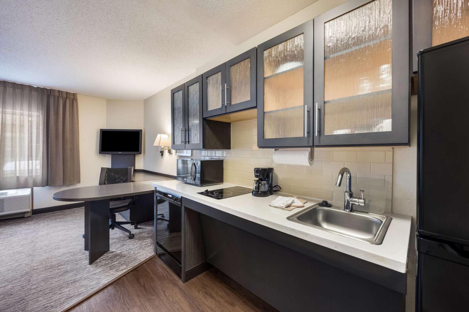 Sonesta Simply Suites Dallas Las Colinas