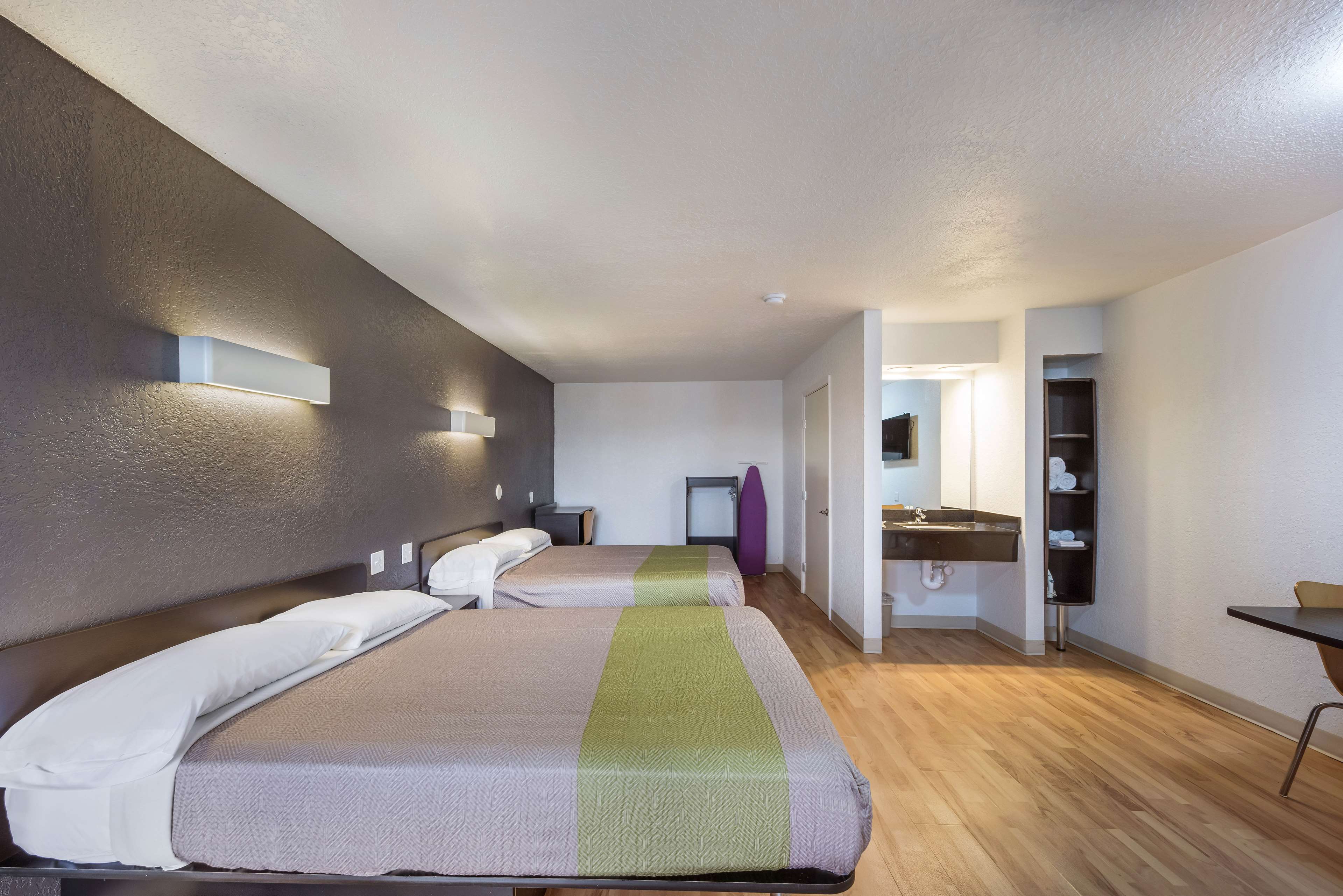 Studio 6 Dallas - Irving DFW Airport East