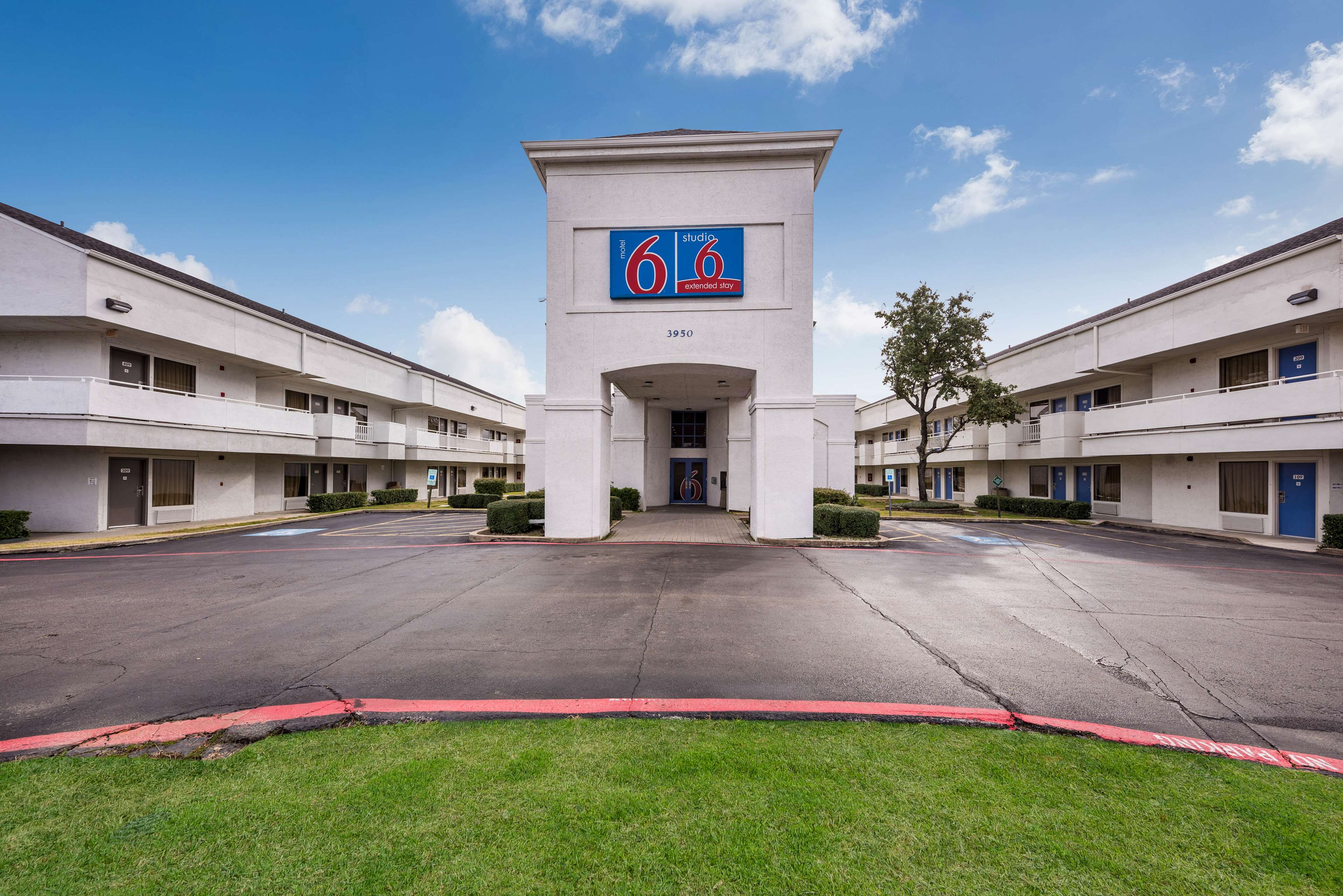 Studio 6 Dallas - Irving DFW Airport East