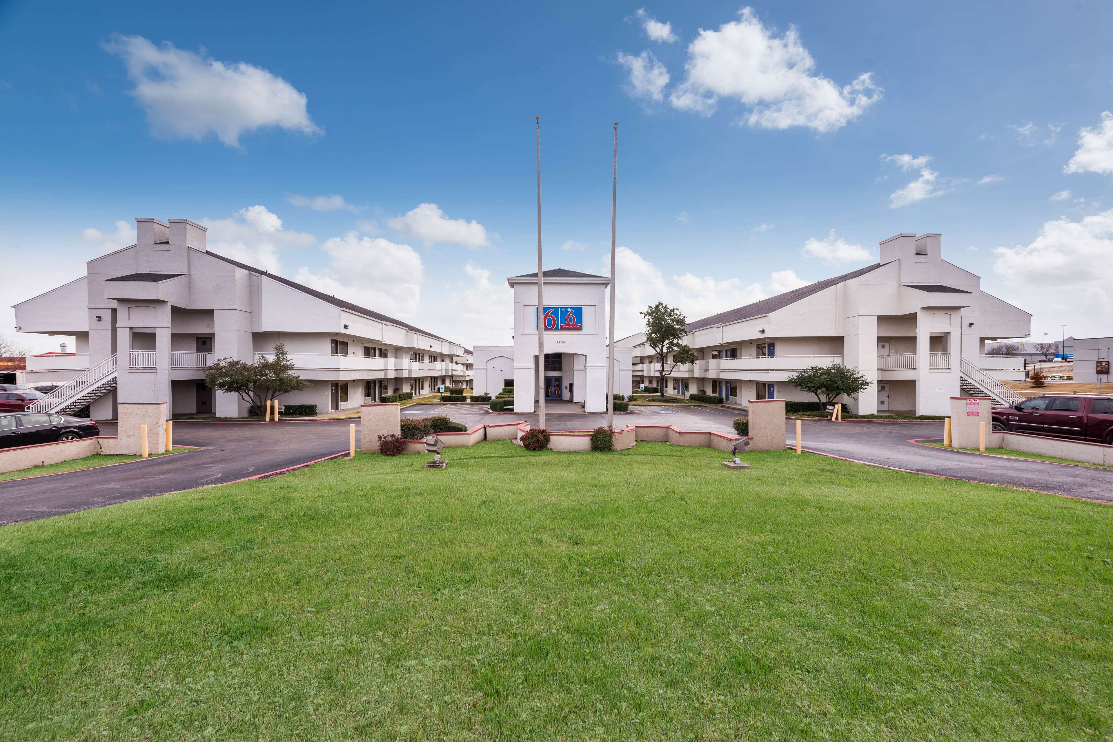 Studio 6 Dallas - Irving DFW Airport East