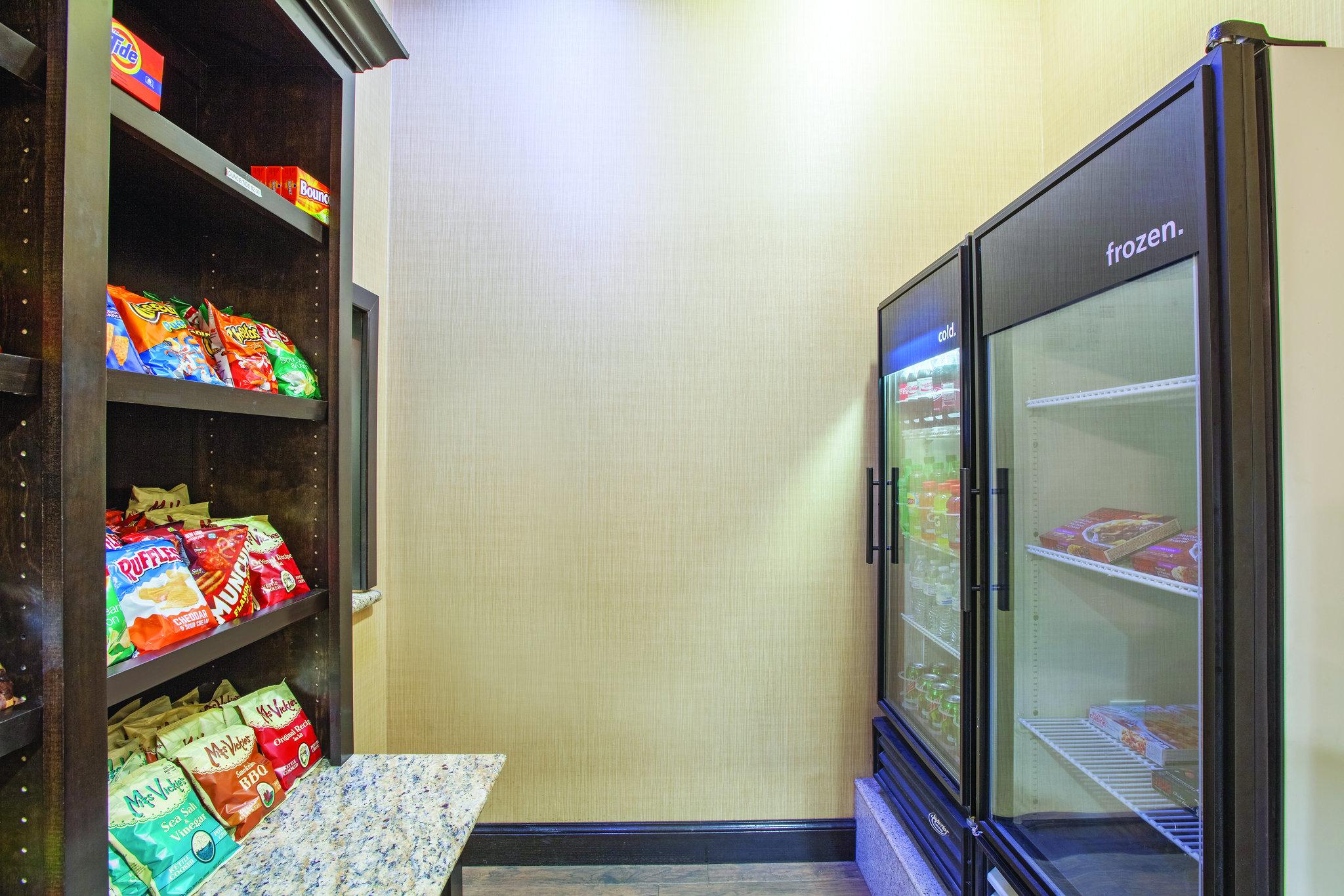 La Quinta Inn & Suites by Wyndham Jacksonville TX