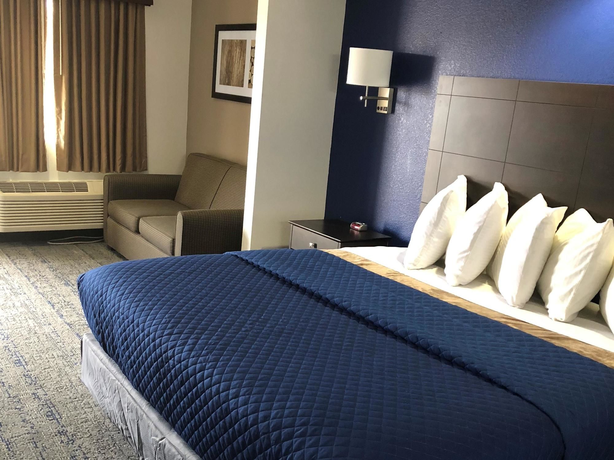 Executive Inn & Suites Joaquin