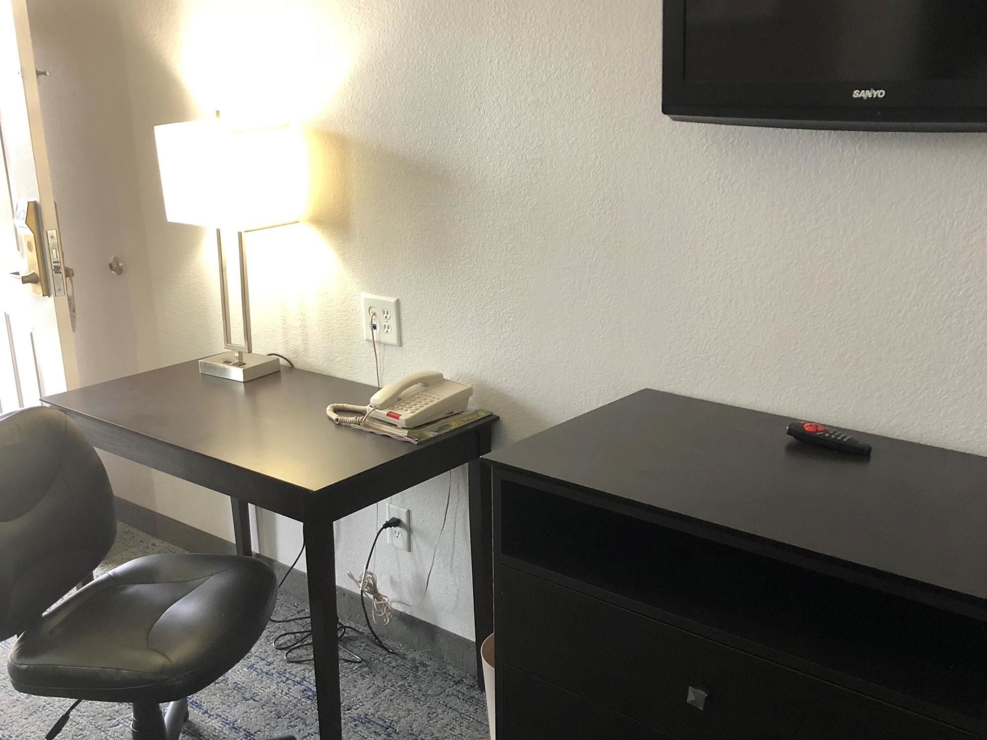 Executive Inn & Suites Joaquin