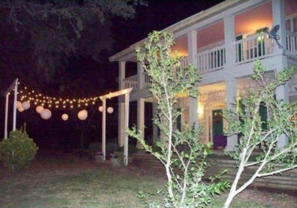 The Crossroads Inn