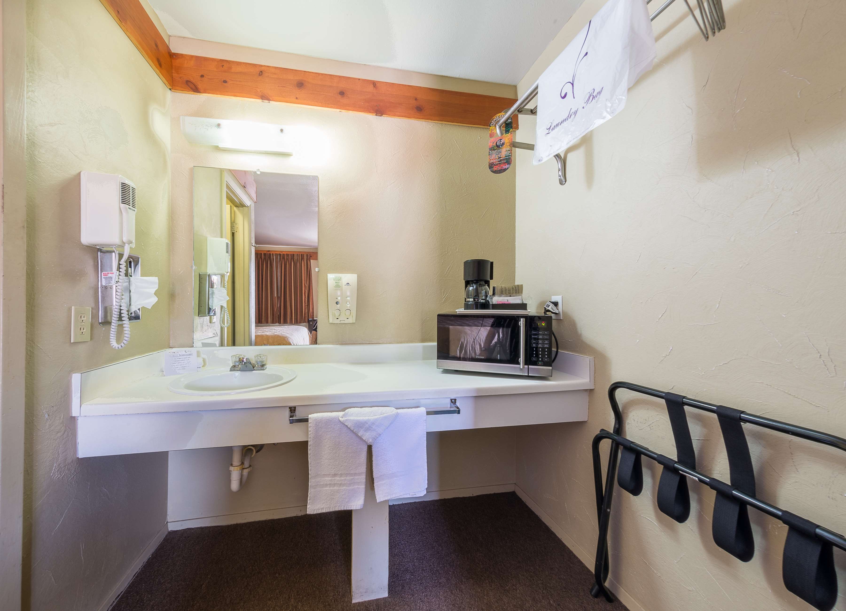 Americas Best Value Inn - The Legends Inn