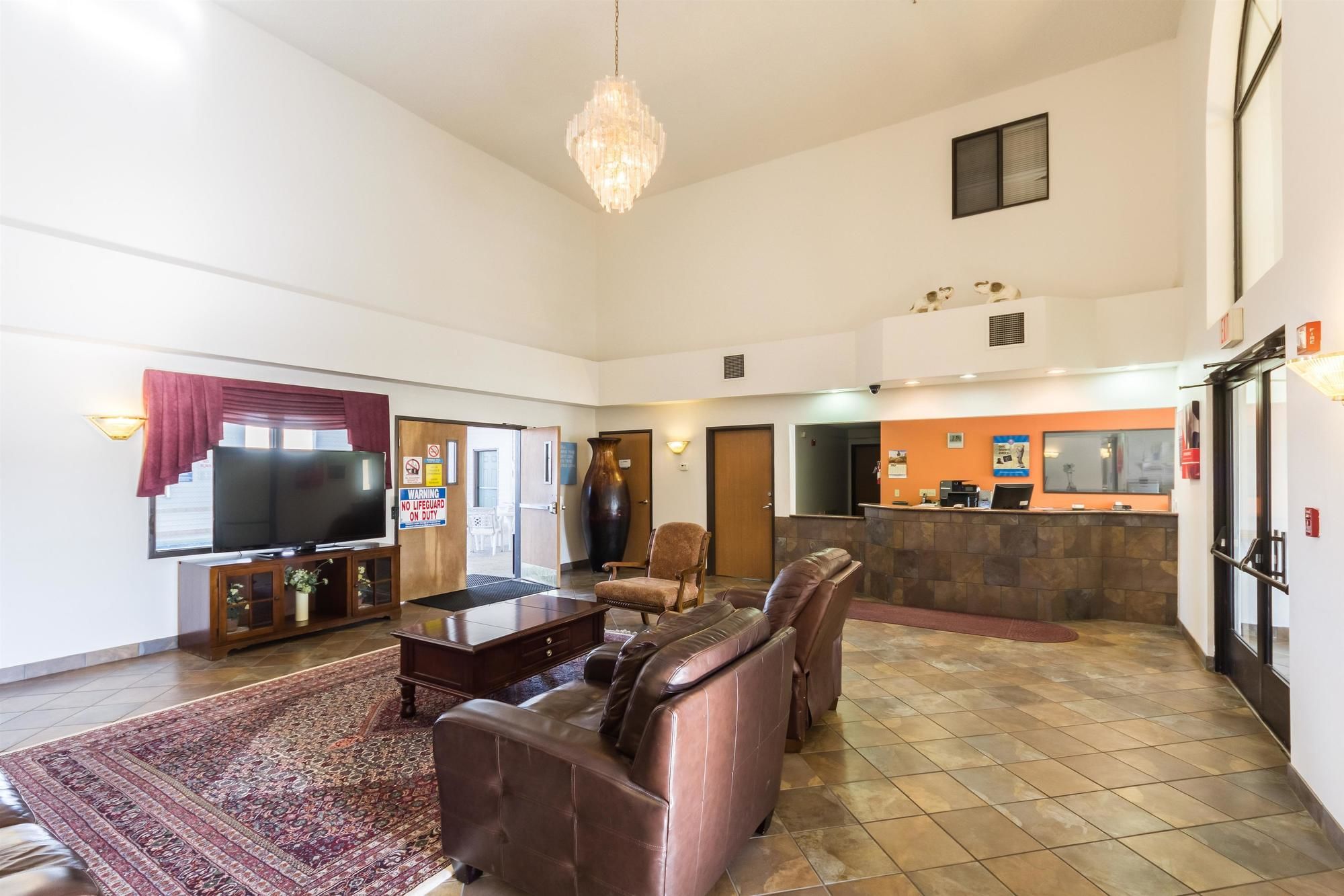 Motel 6 Junction