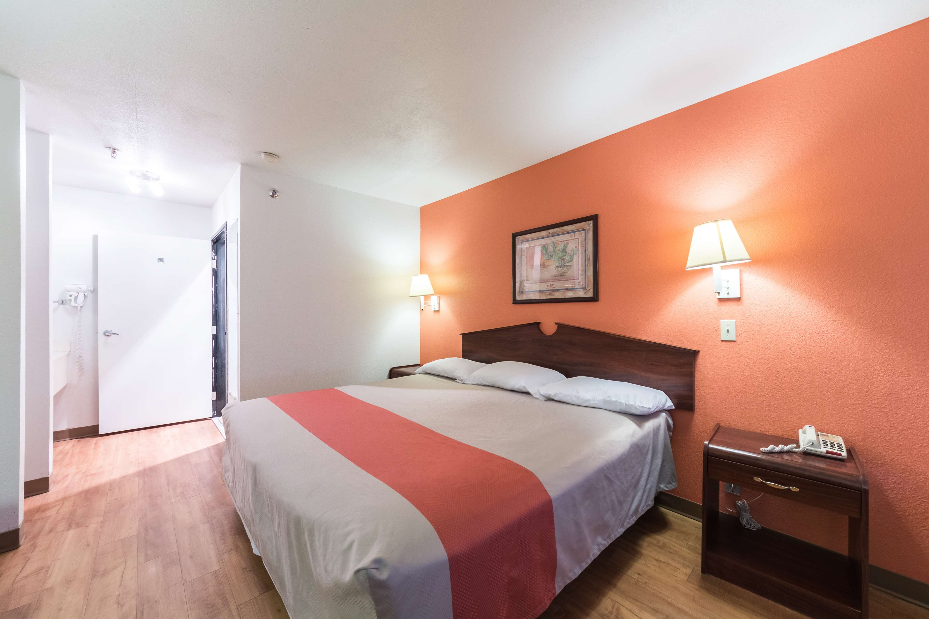 Motel 6 Junction