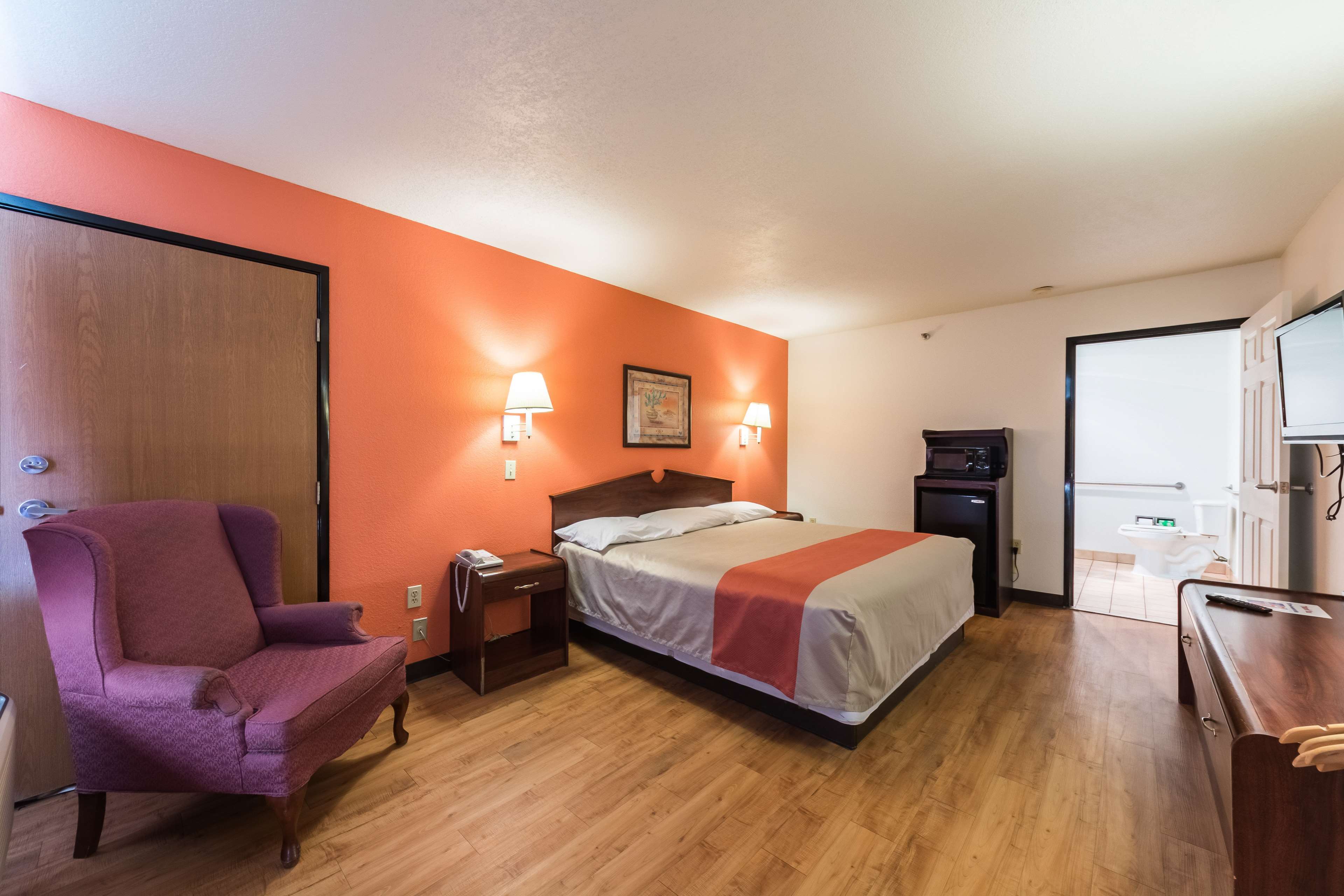 Motel 6 Junction