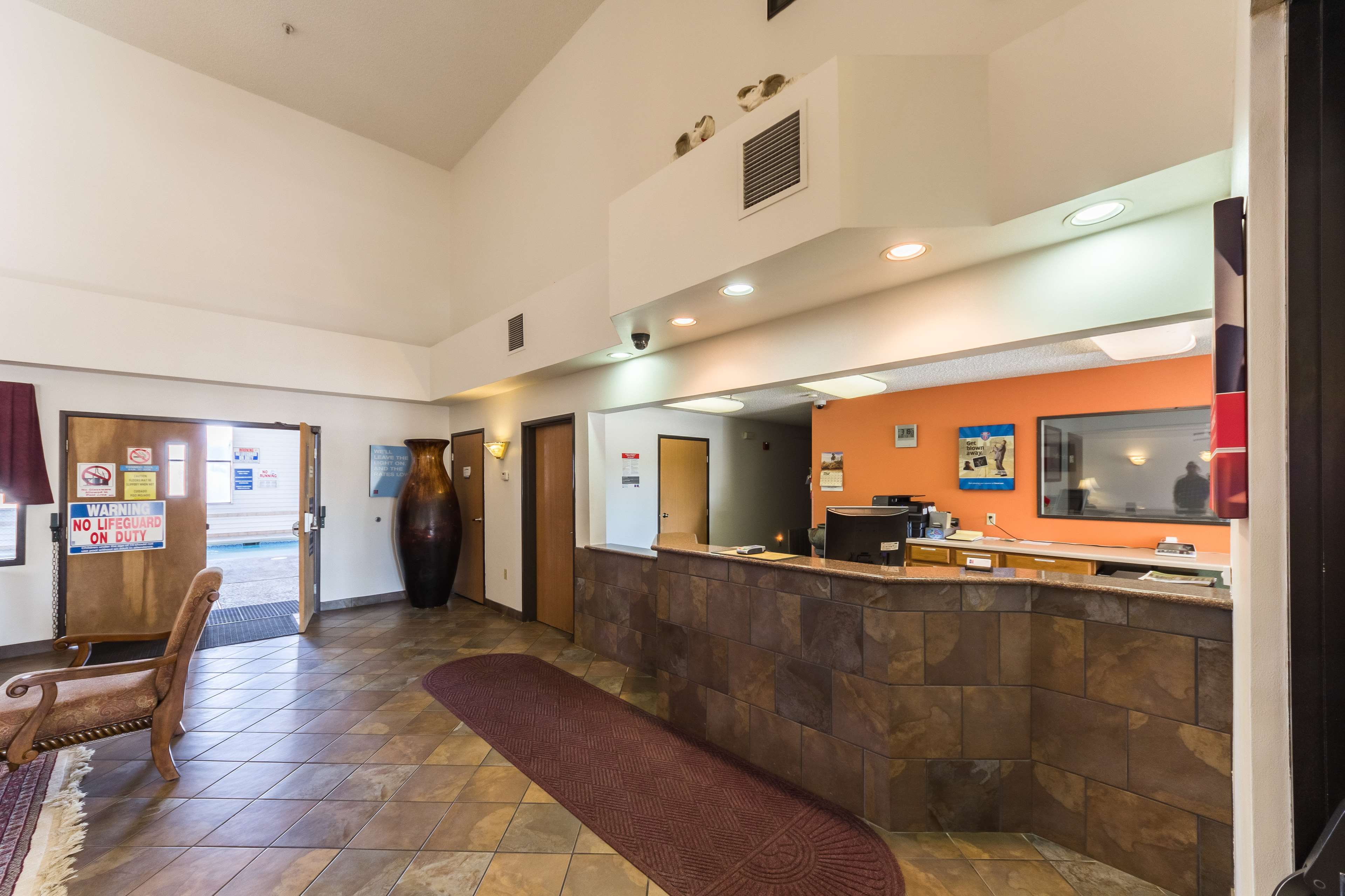 Motel 6 Junction