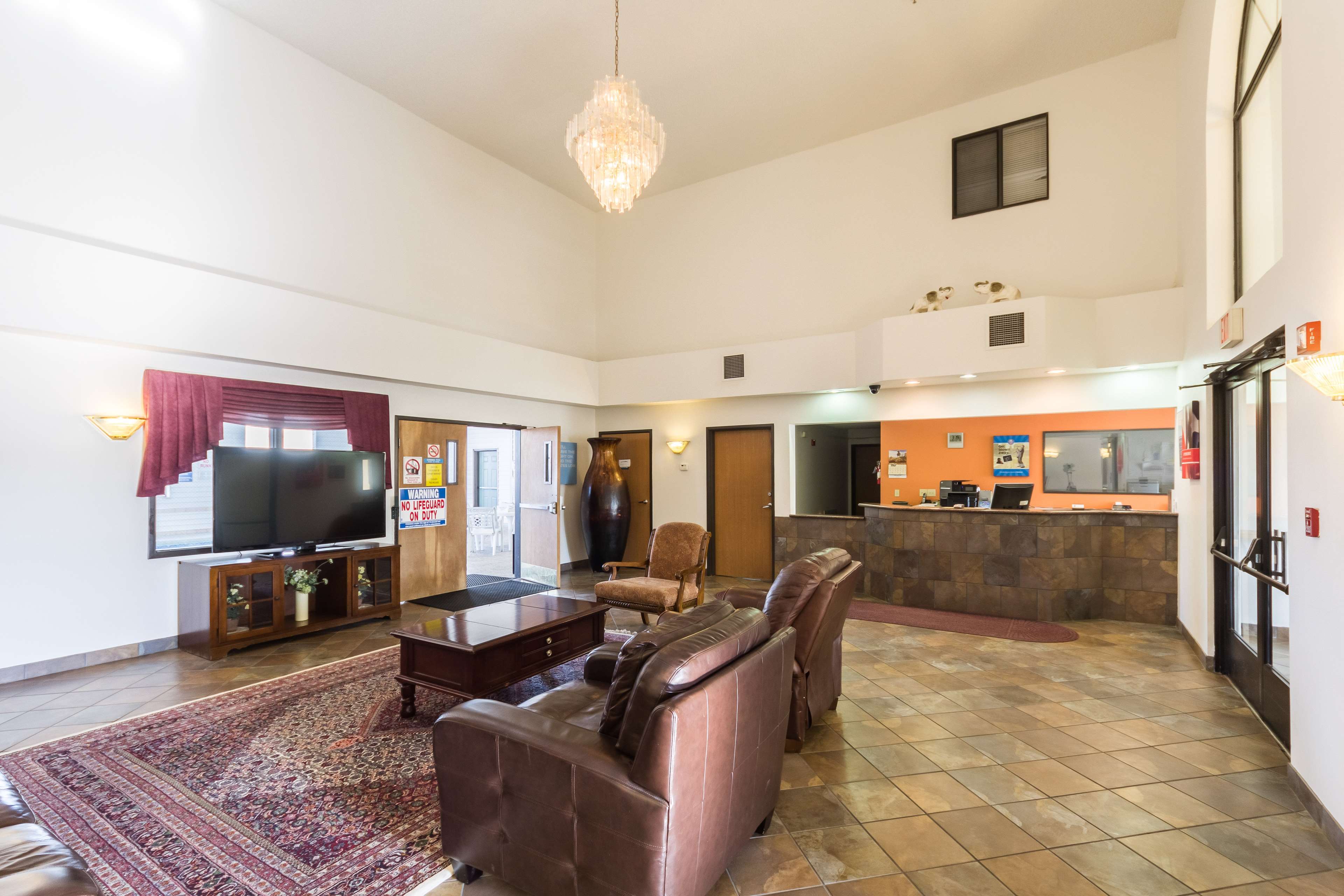 Motel 6 Junction