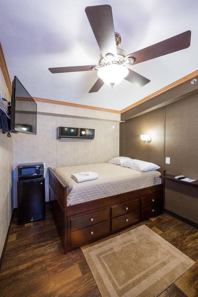 Karnes County Lodge