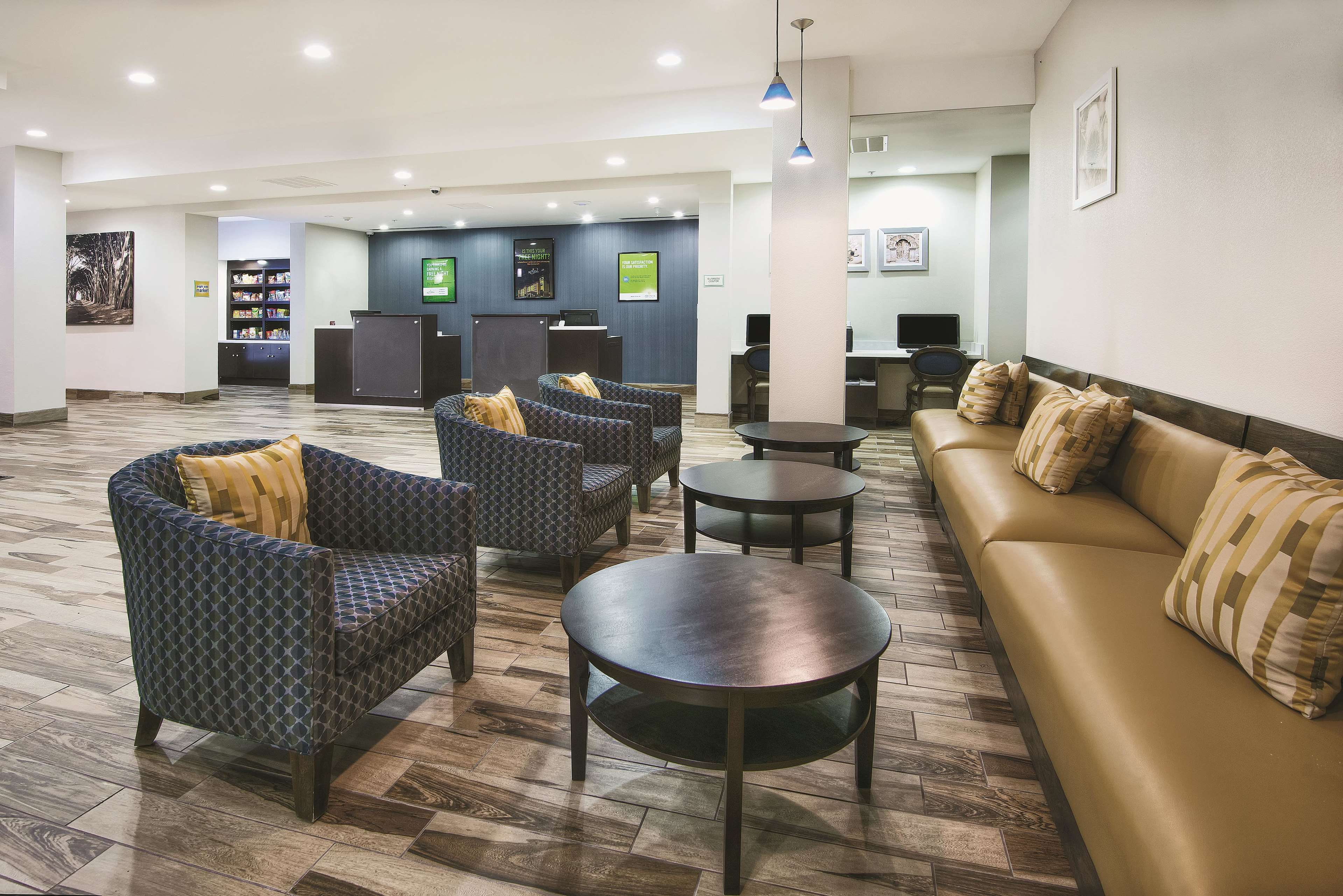 La Quinta Inn & Suites by Wyndham Karnes City - Kenedy
