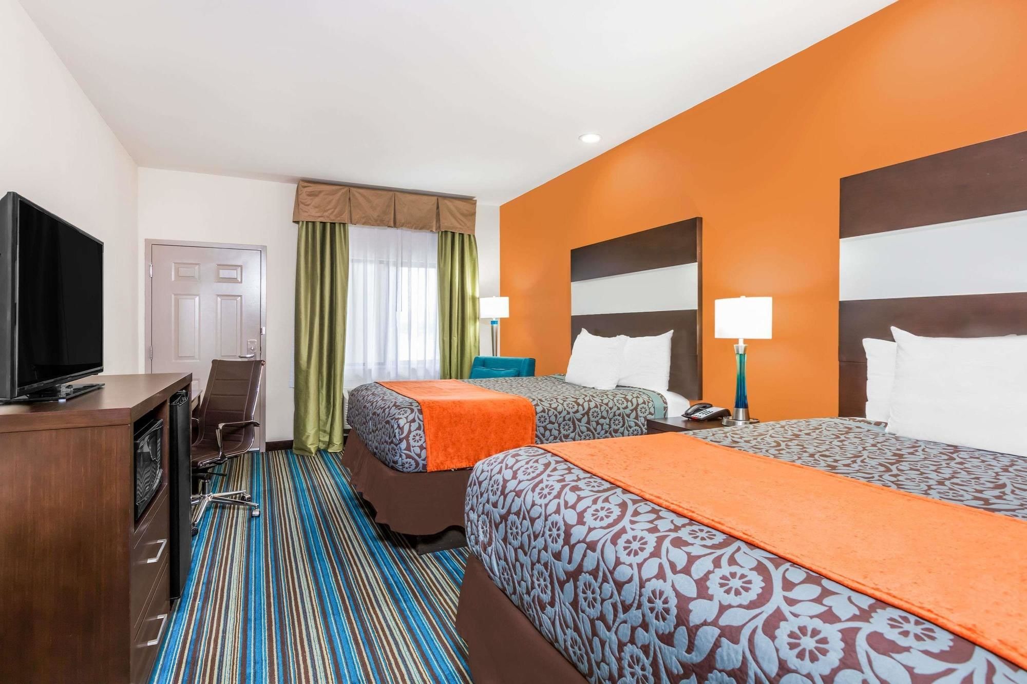 Days Inn & Suites by Wyndham Katy