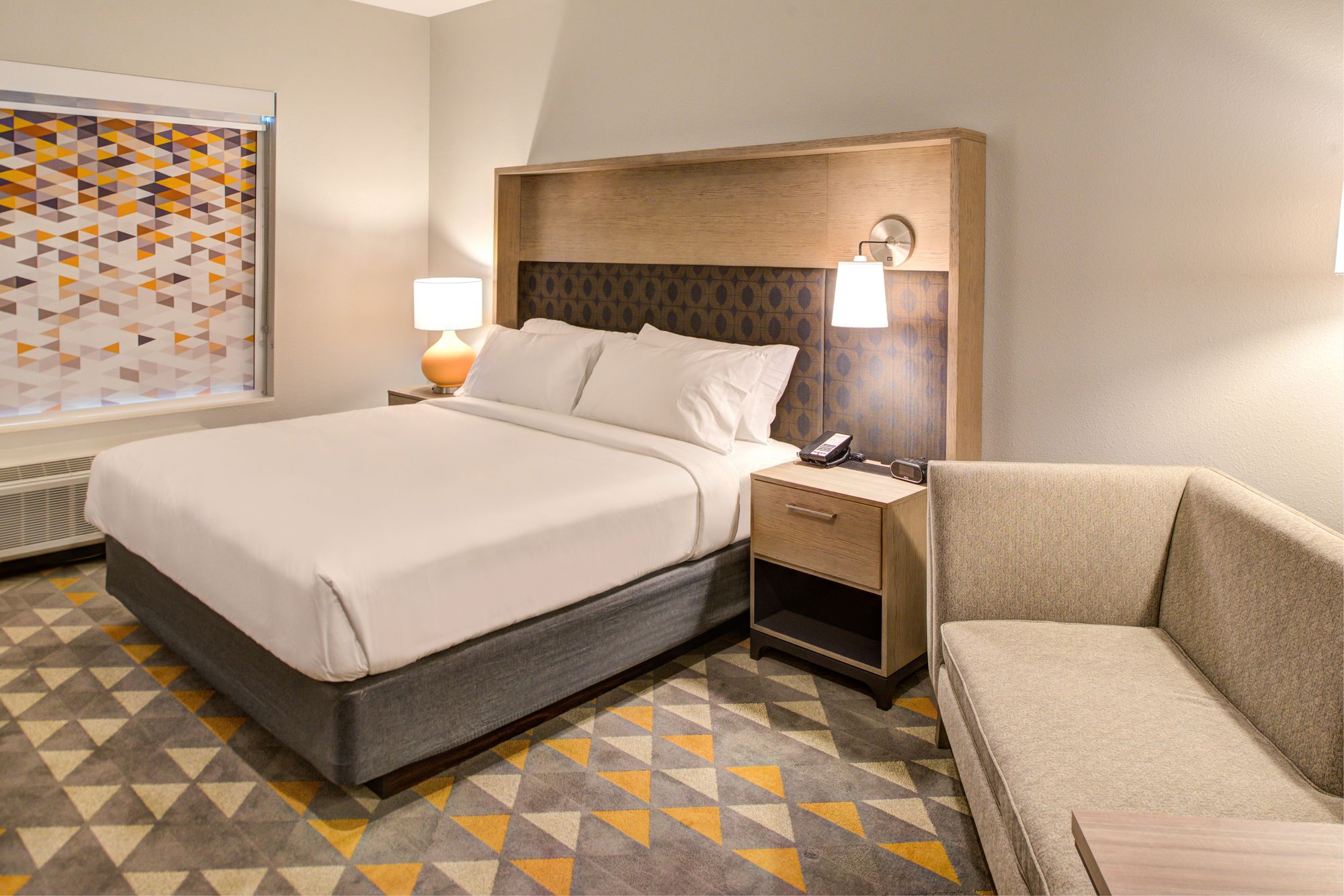Holiday Inn & Suites Houston West - Katy Mills