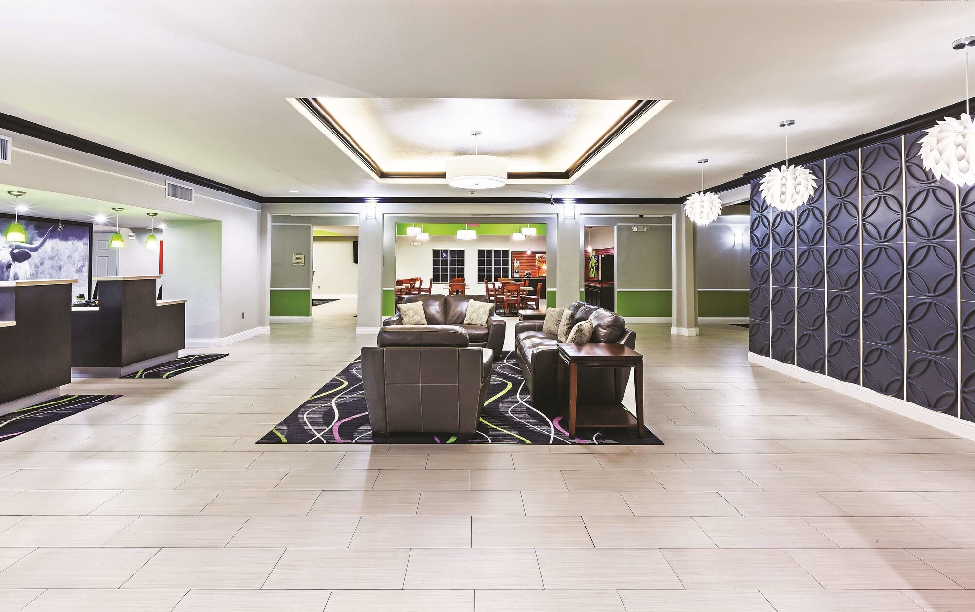 Palacio Royale Inn Signature