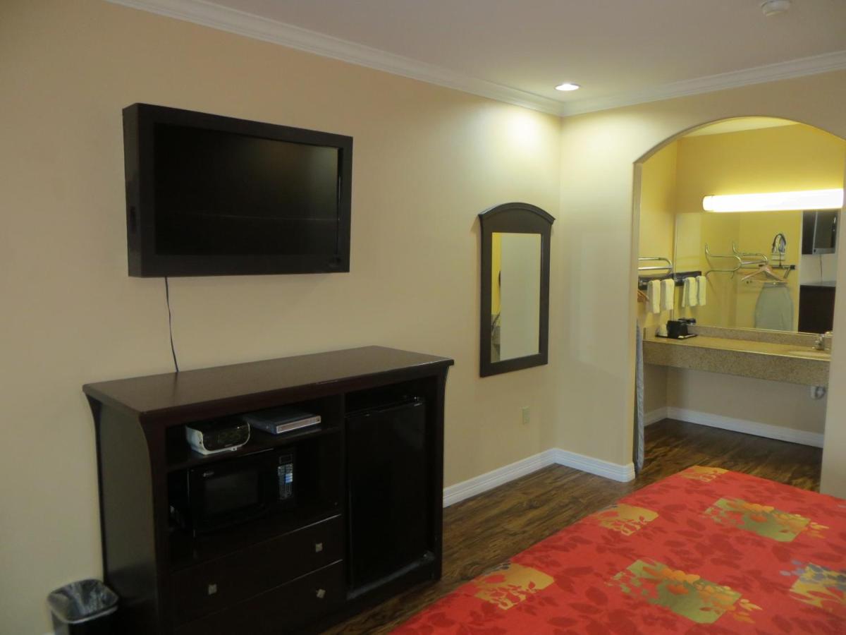 Palace Inn Katy Mills