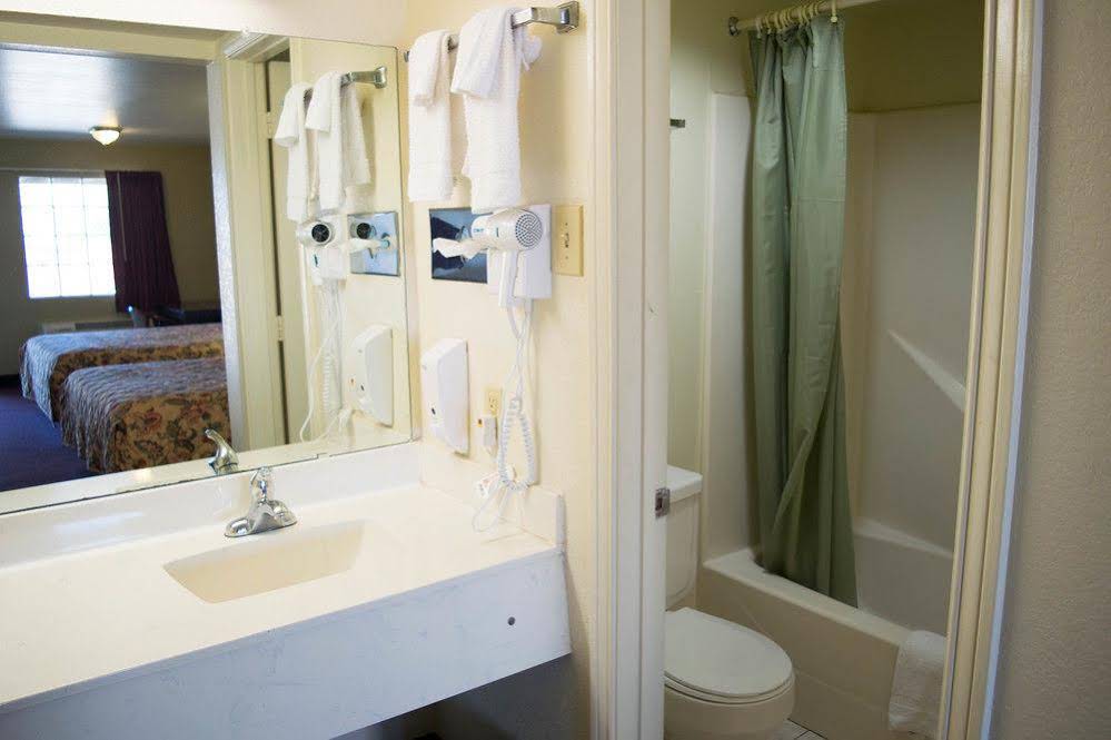 Countryside Inn