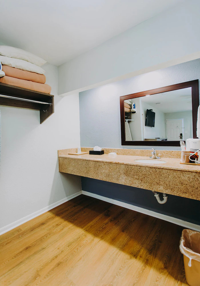 Scottish Inn & Suites - Kemah Boardwalk