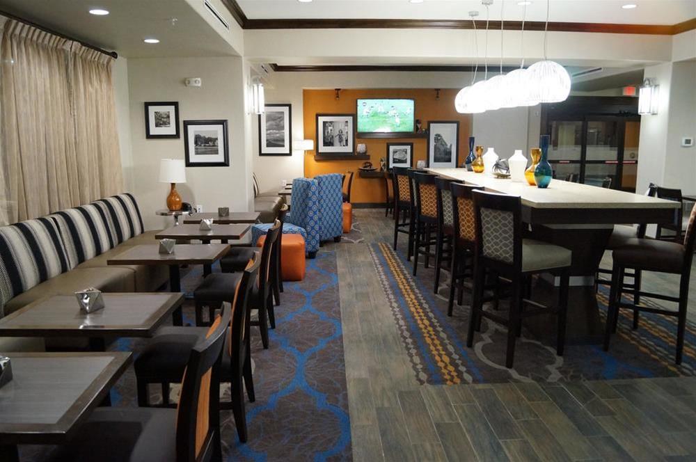 Hampton Inn Kenedy