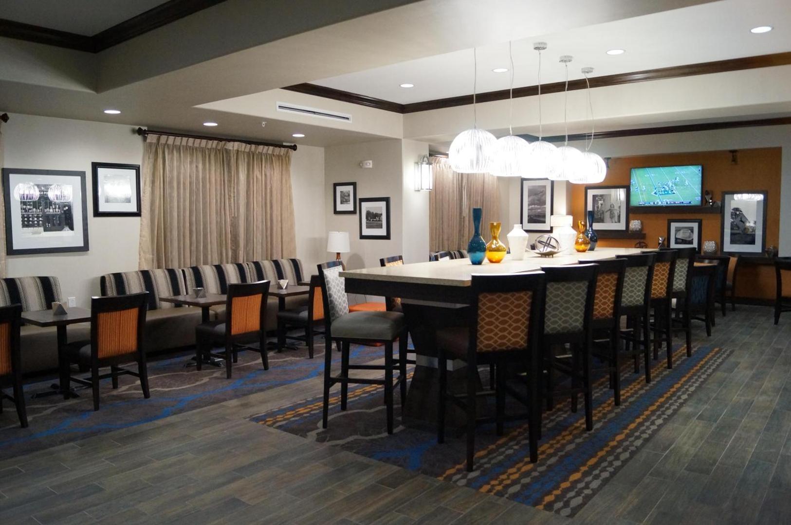 Hampton Inn Kenedy