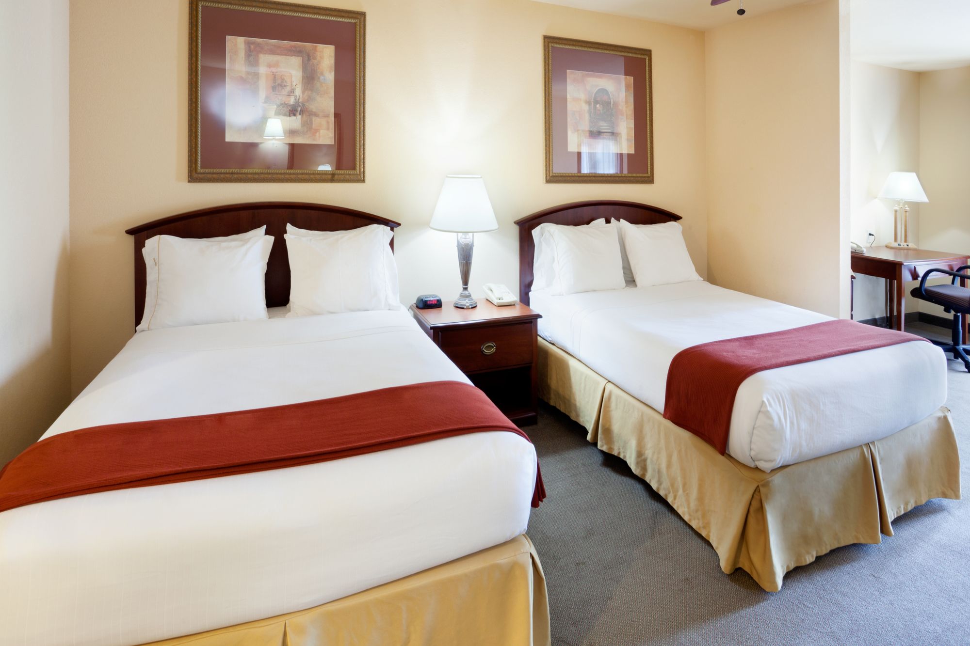 Holiday Inn Express Hotel & Suites Kerrville