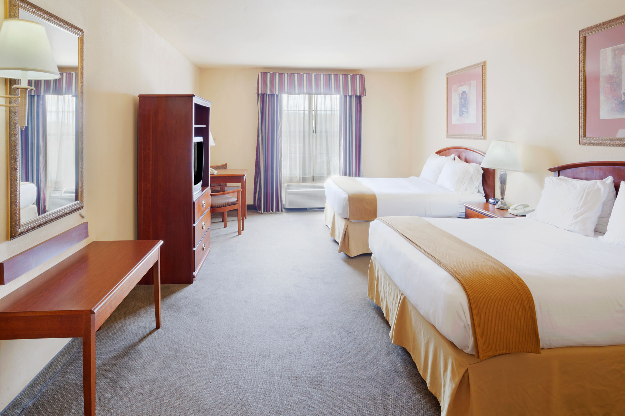 Holiday Inn Express Hotel & Suites Kerrville