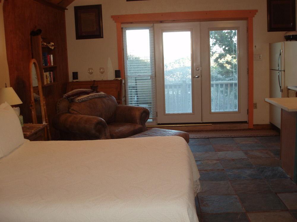 Trail's End Hill Country Cabins