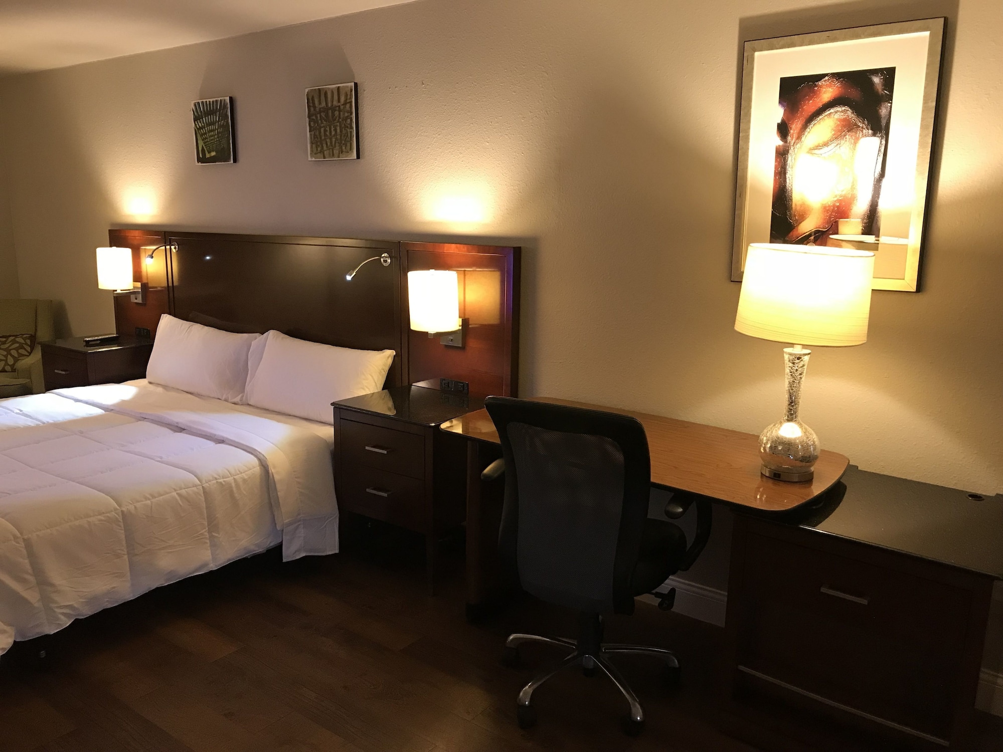 Stratus Suites