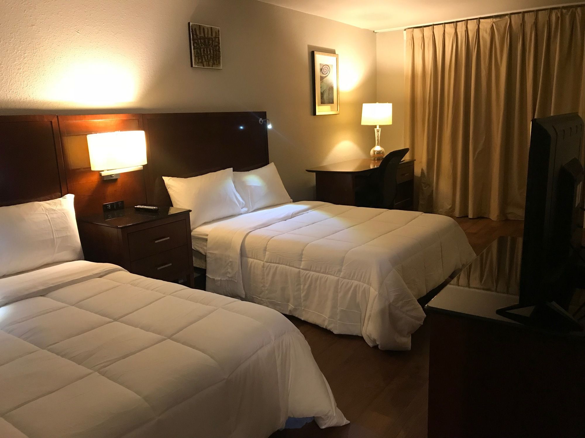 Stratus Suites