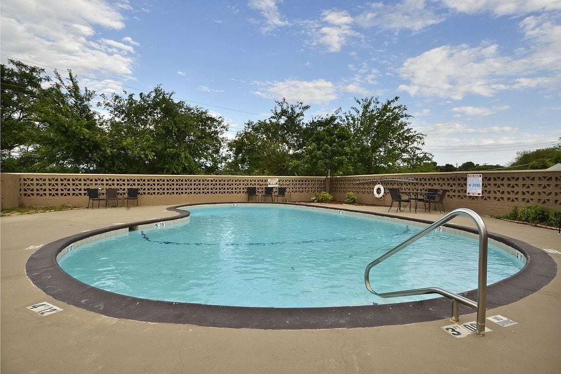 Stratus Suites