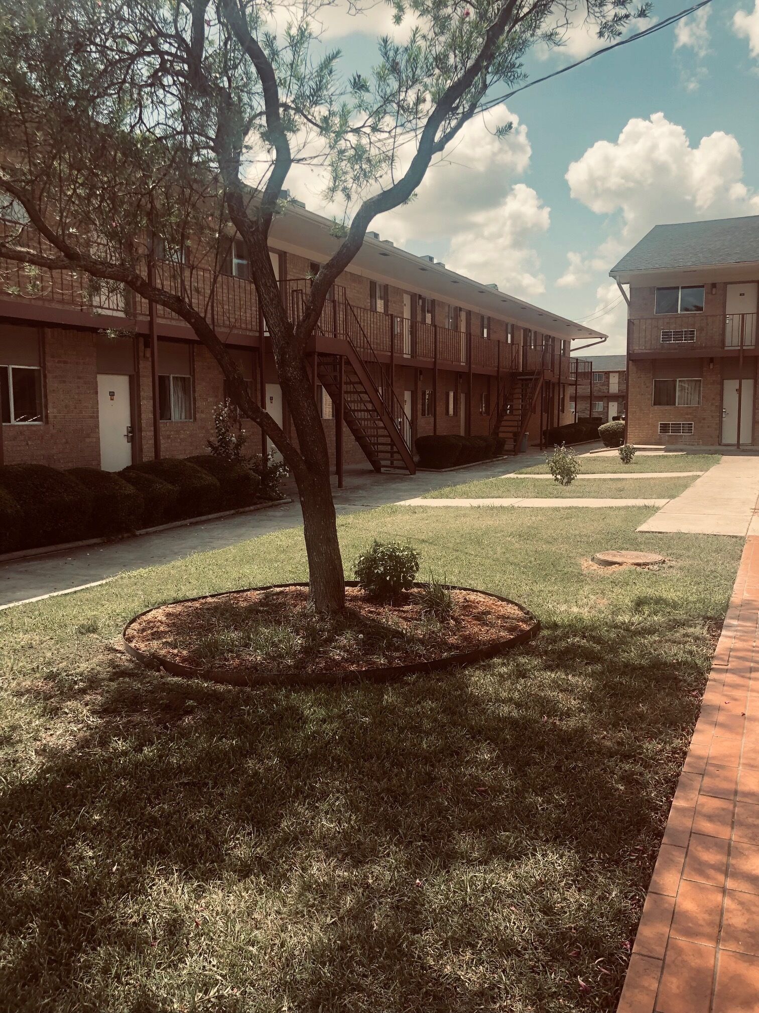 Hallmark Inn and Suites