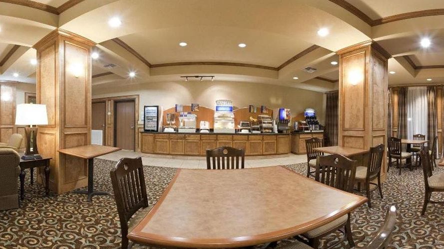 Holiday Inn Express & Suites Kingsville