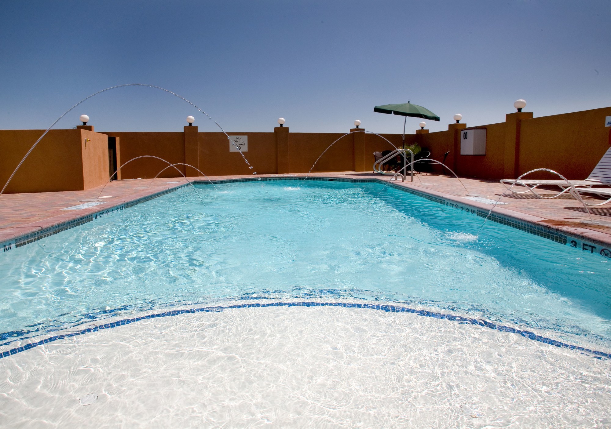 Holiday Inn Express & Suites Kingsville