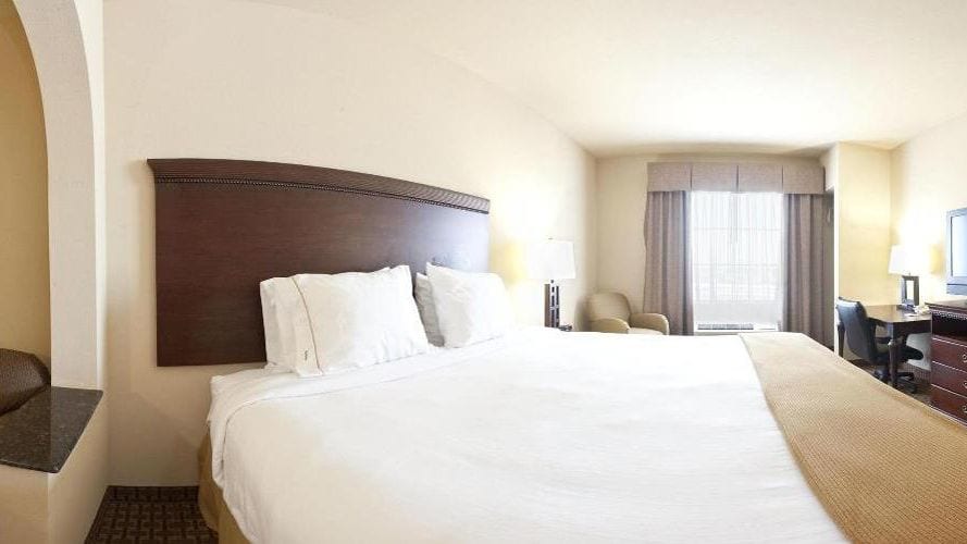 Holiday Inn Express & Suites Kingsville