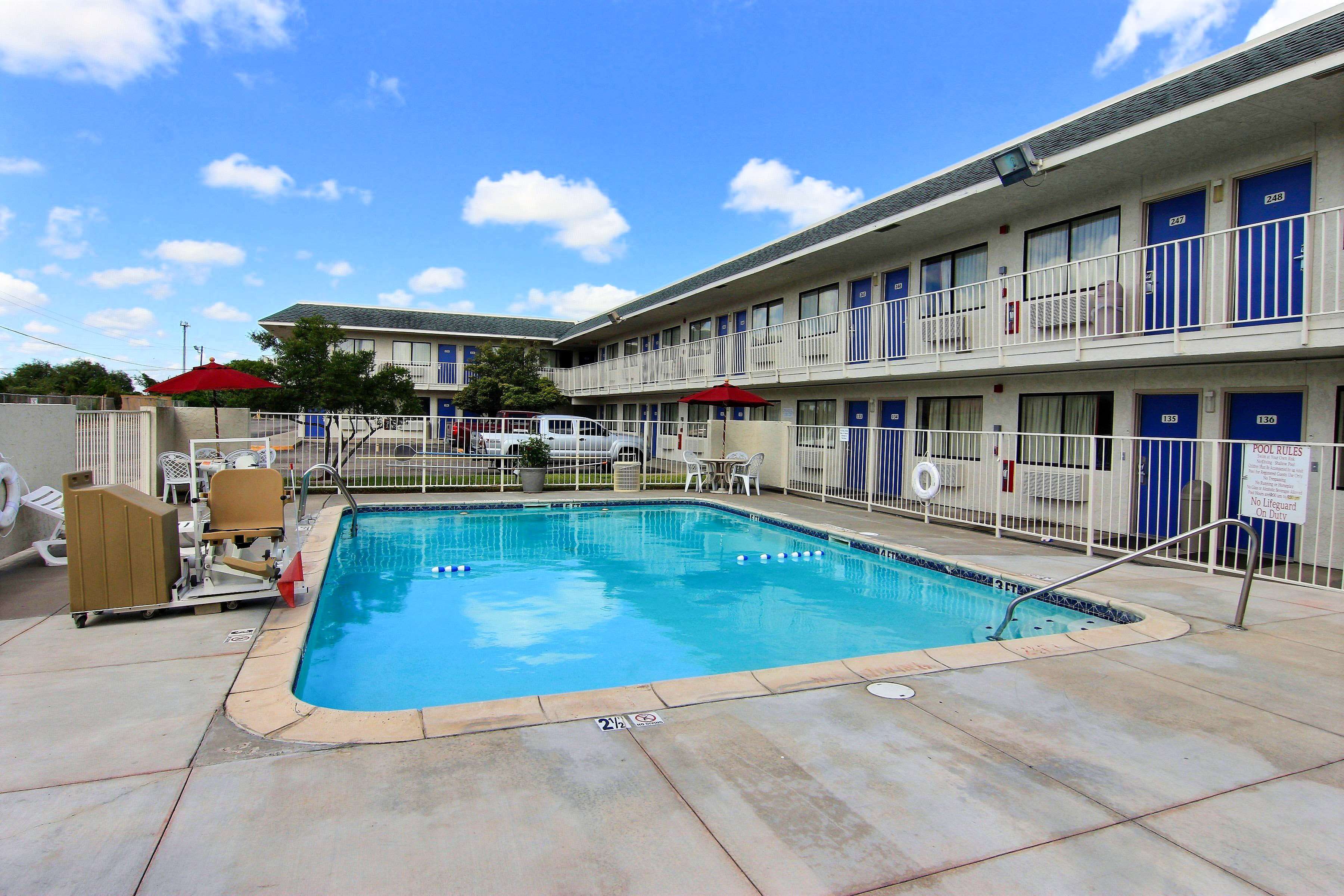 Motel 6 Kingsville