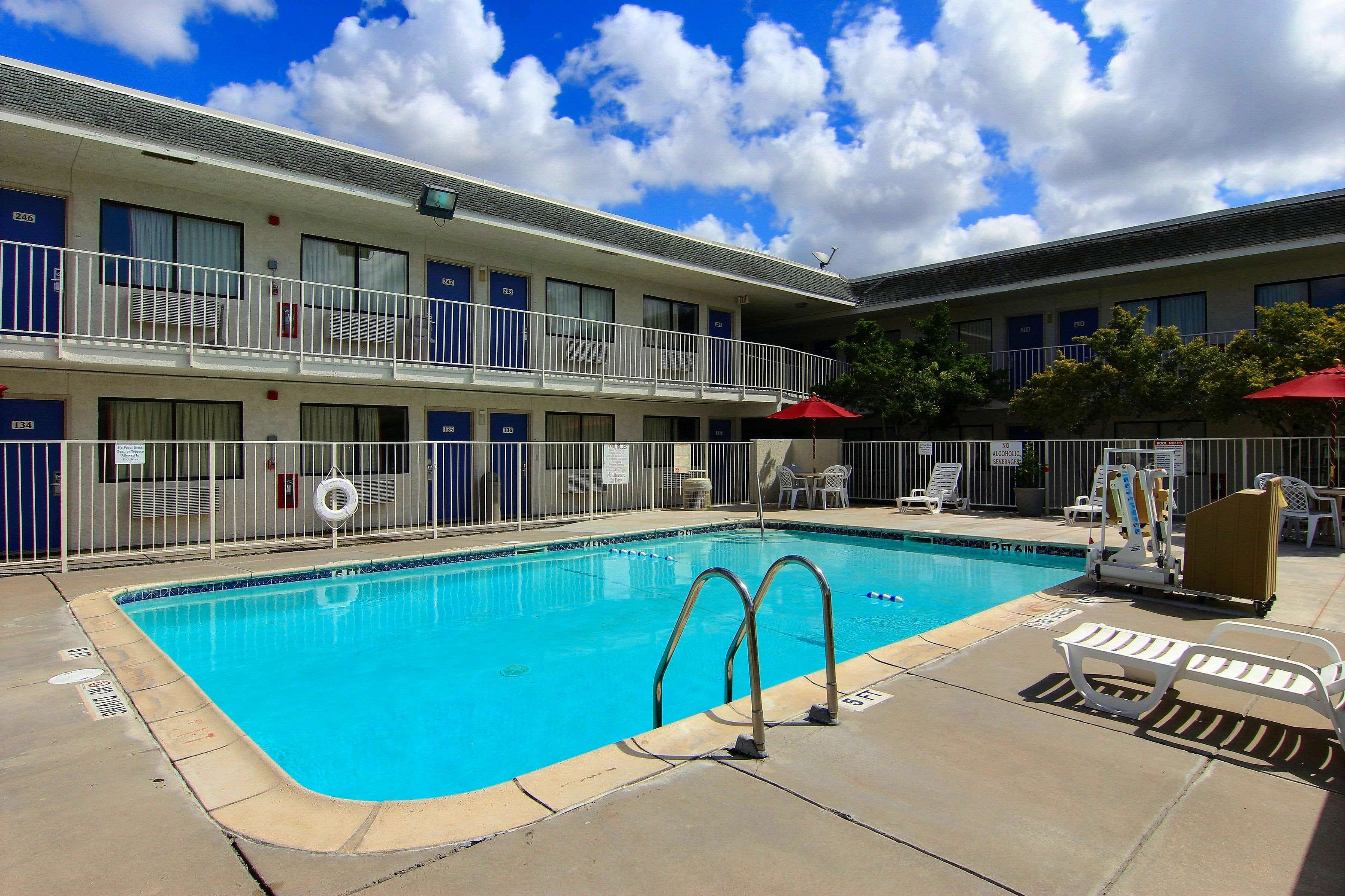 Motel 6 Kingsville