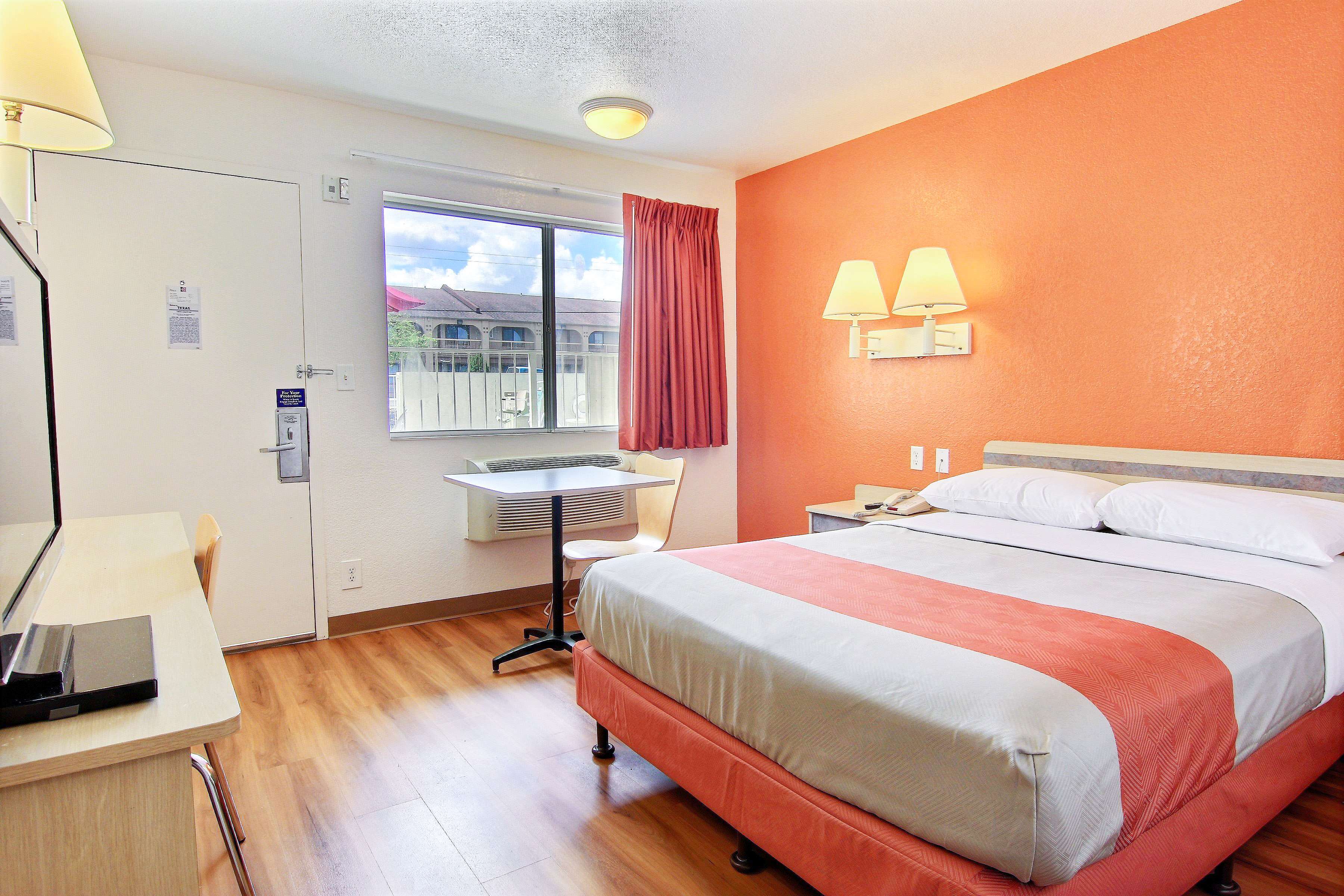 Motel 6 Kingsville