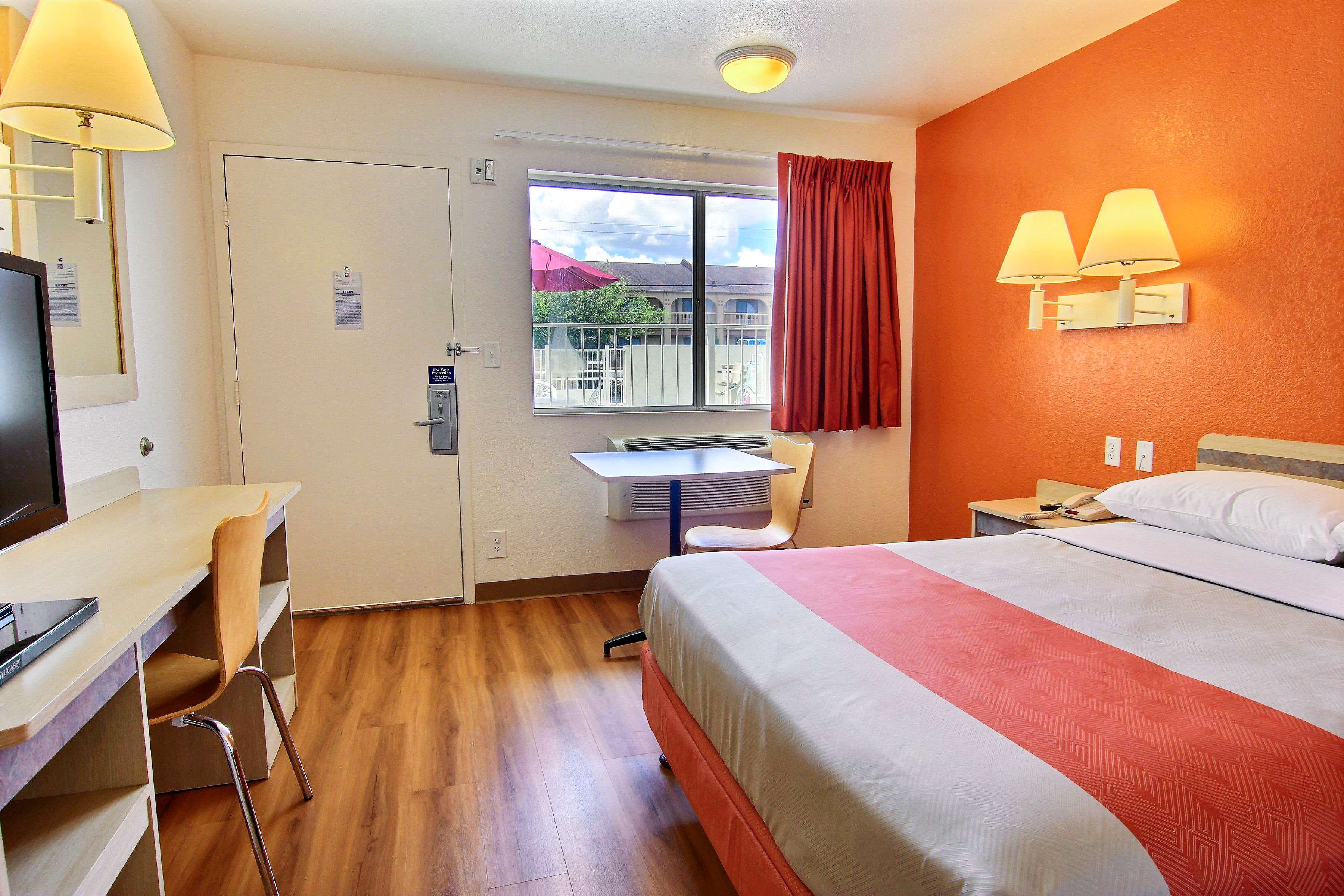 Motel 6 Kingsville