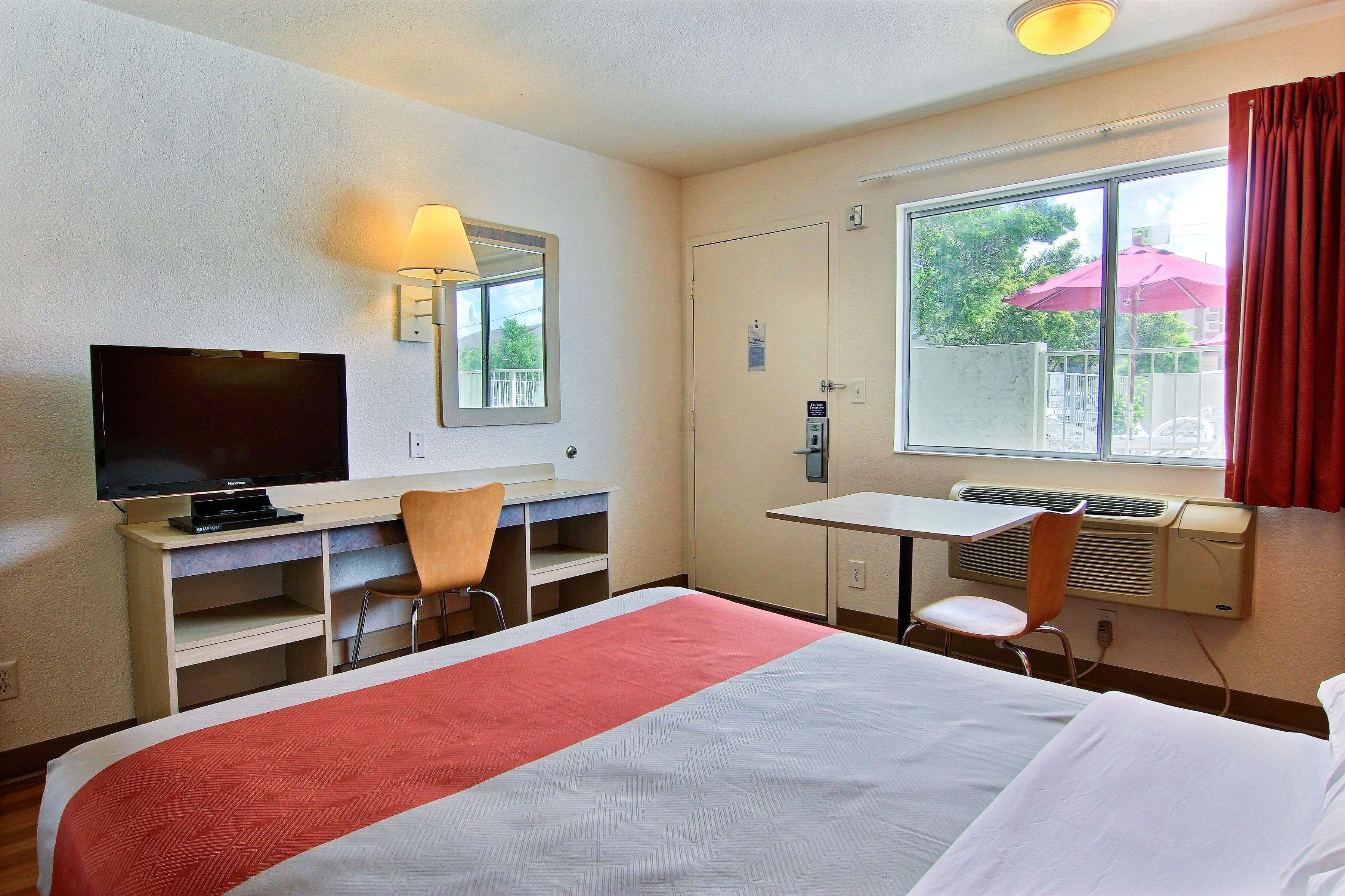 Motel 6 Kingsville