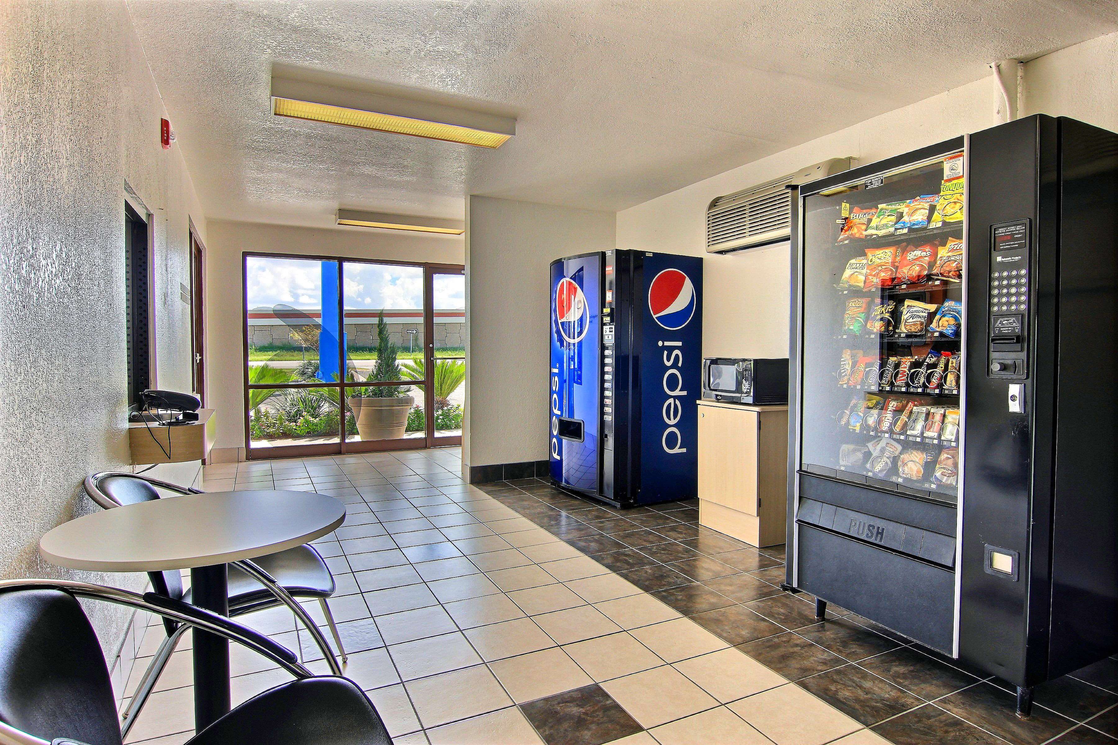 Motel 6 Kingsville