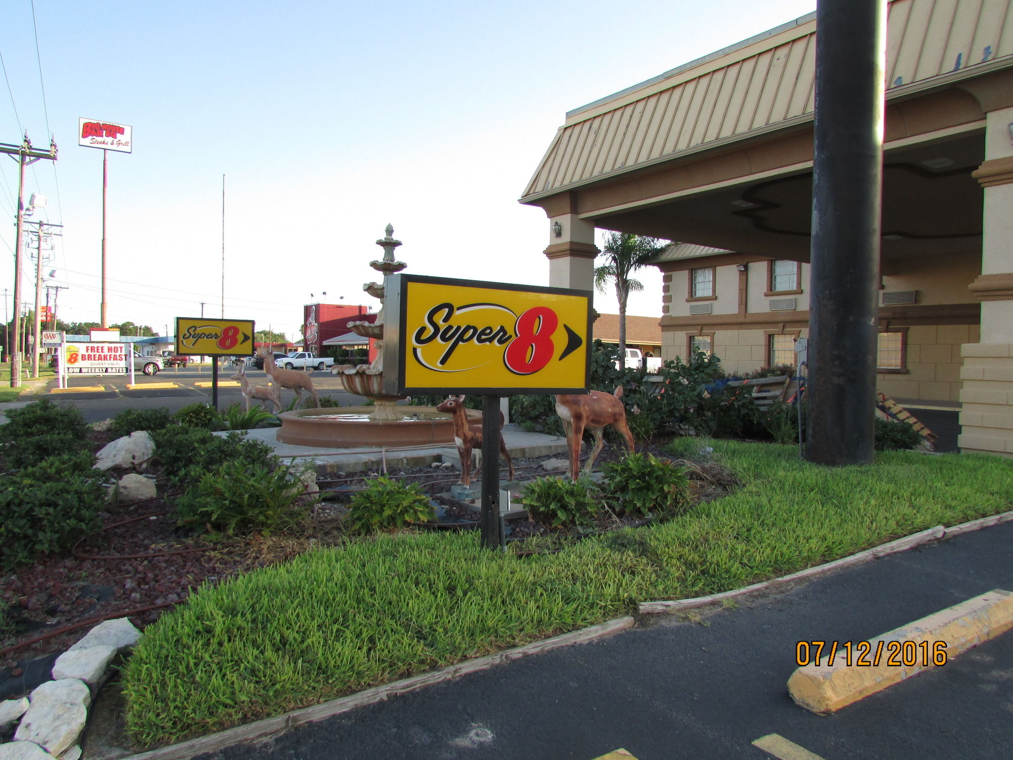 Super 8 by Wyndham Kingsville