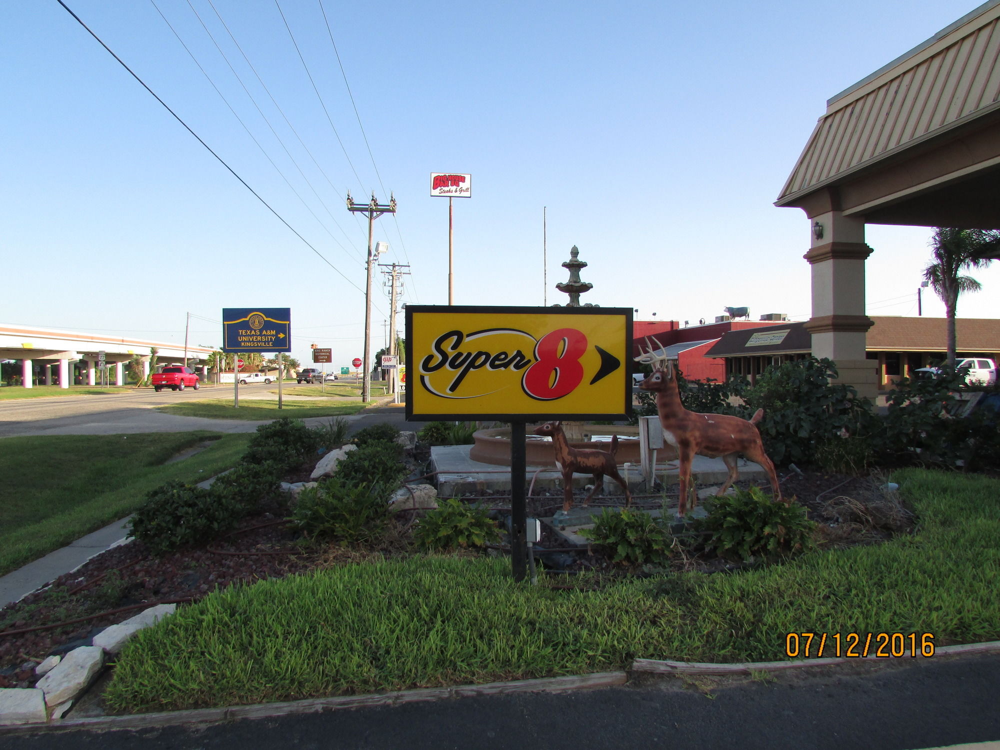 Super 8 by Wyndham Kingsville