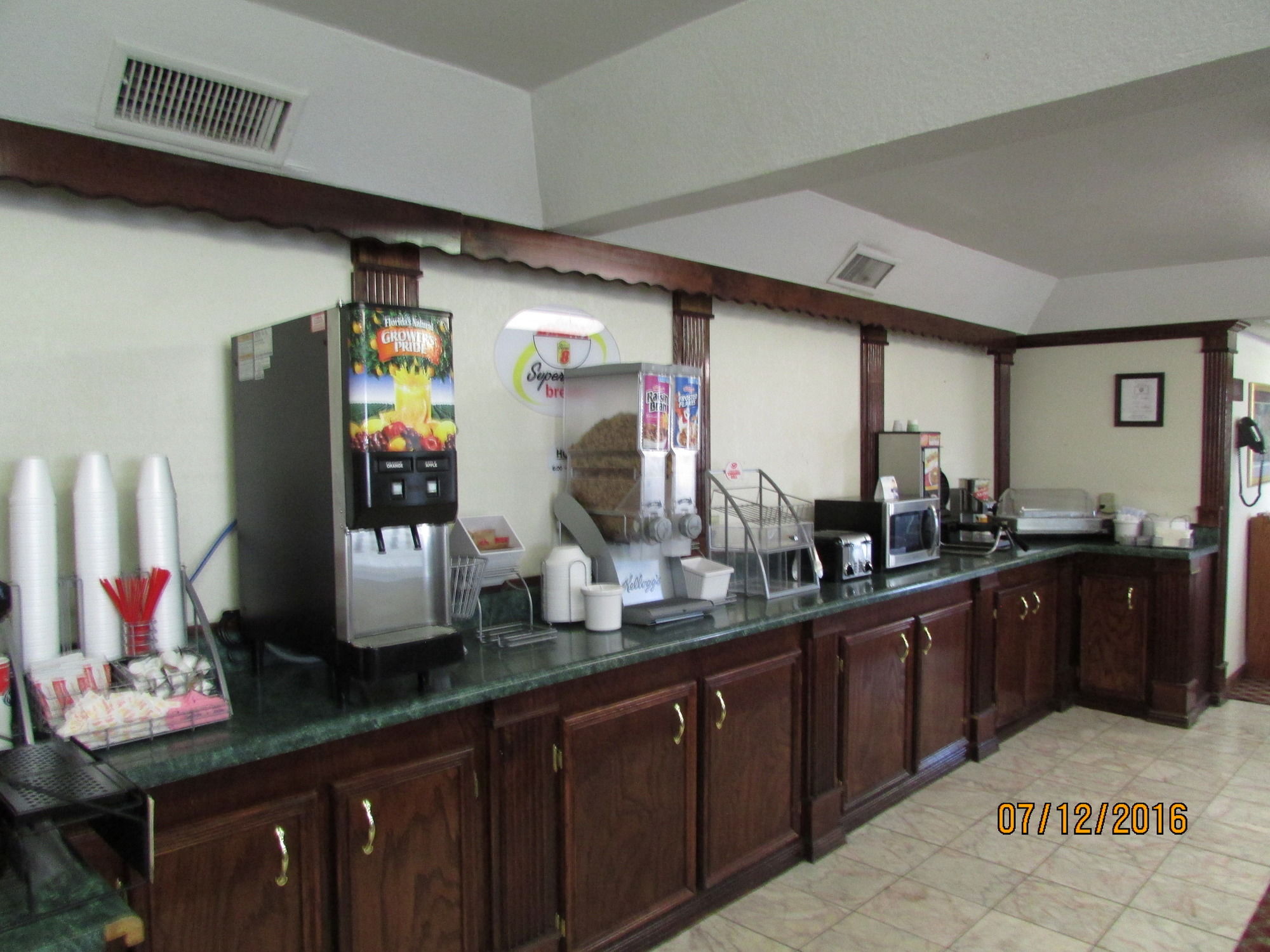 Super 8 by Wyndham Kingsville
